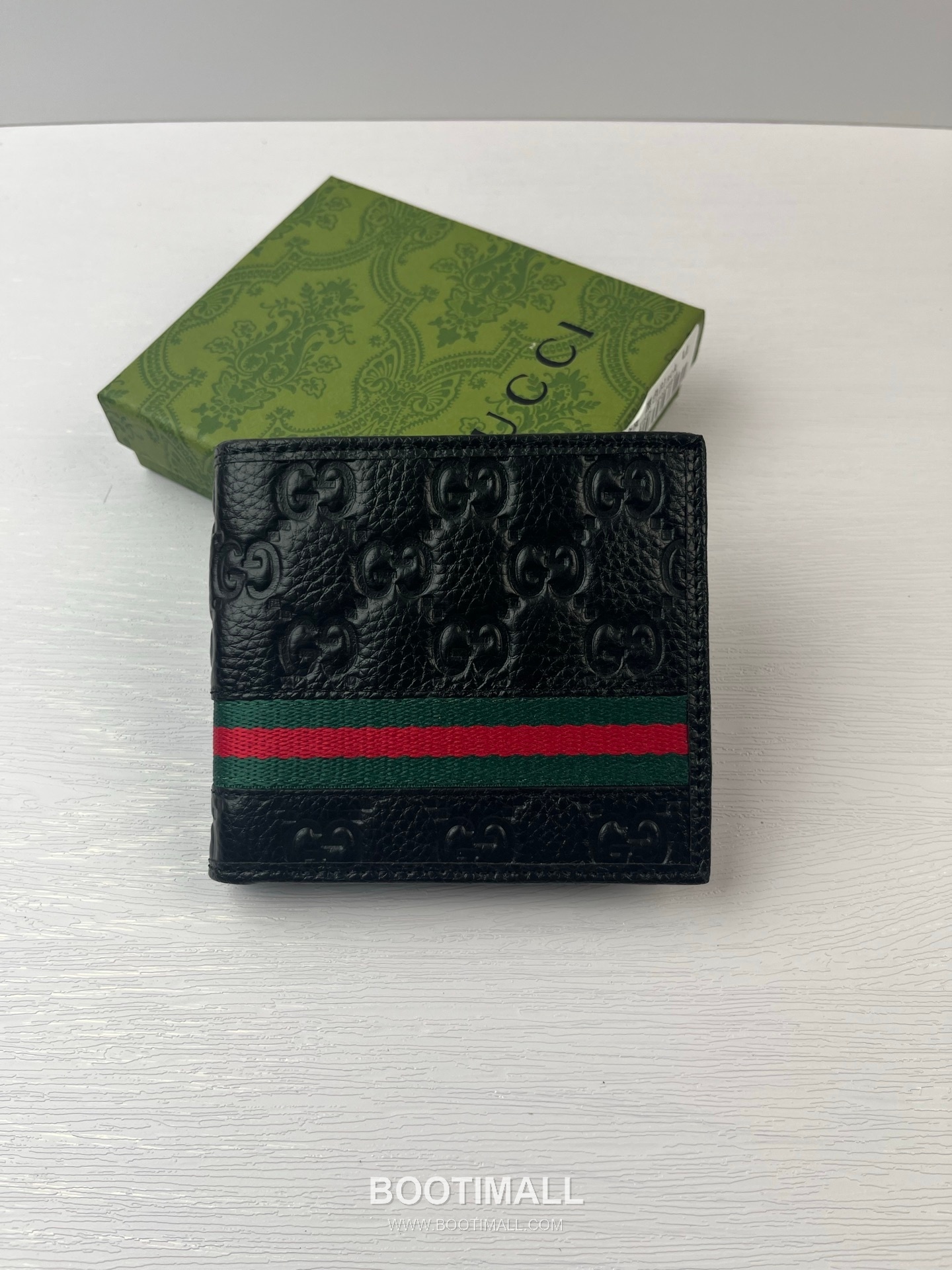 Gucci GG Calfskin Leather Bi-Fold Wallet with Logo Detail 구찌 GG 카프스킨 레더 바이폴드 반지갑 6815 11cm 1