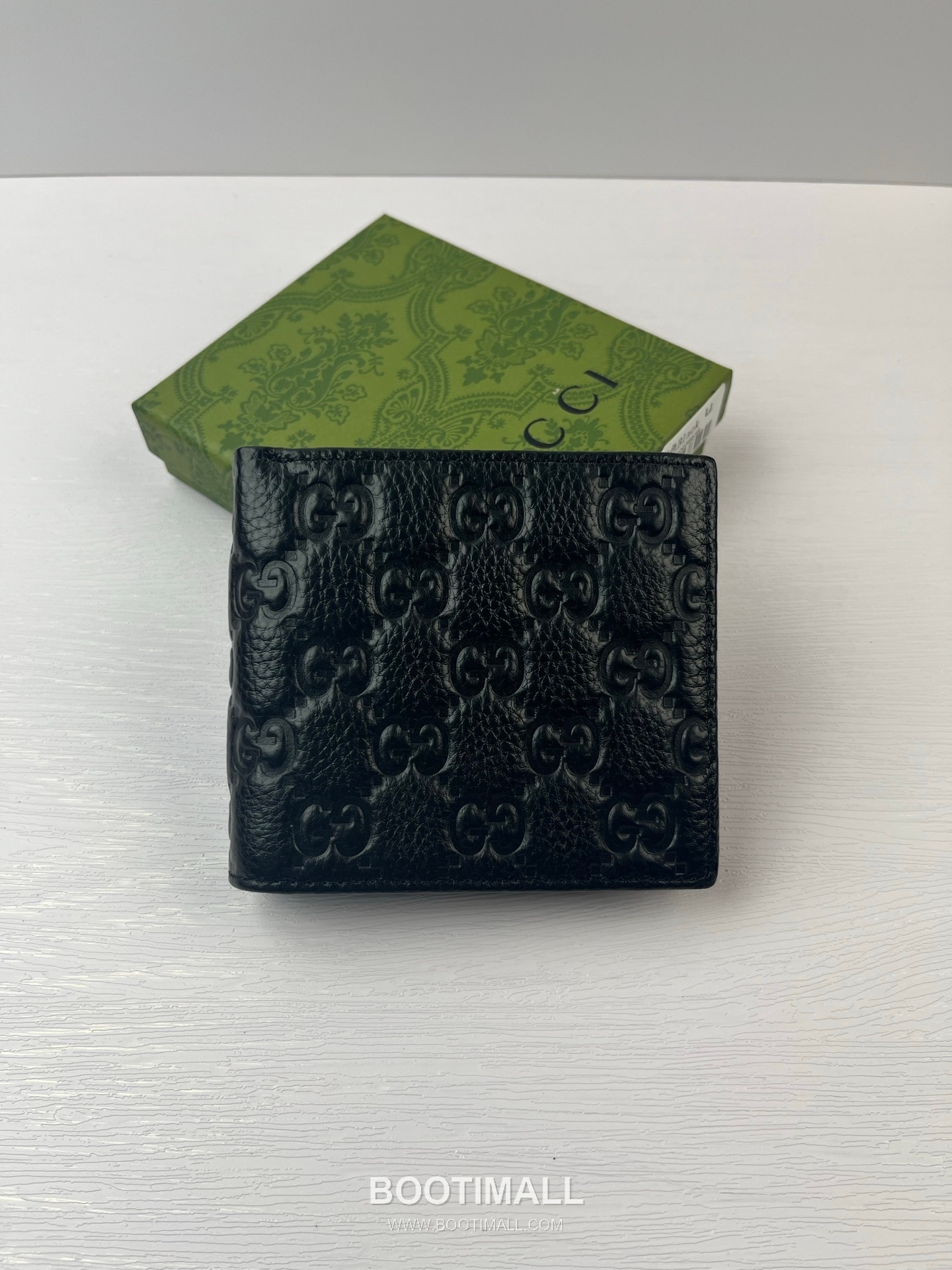 Gucci GG Calfskin Leather Bi-Fold Wallet with Logo Detail 구찌 GG 카프스킨 레더 바이폴드 반지갑 6811 11cm 1