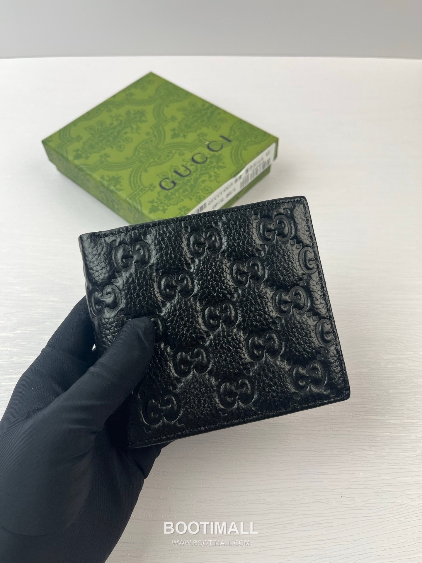 Gucci GG Calfskin Leather Bi-Fold Wallet with Logo Detail 구찌 GG 카프스킨 레더 바이폴드 반지갑 6811 11cm 3