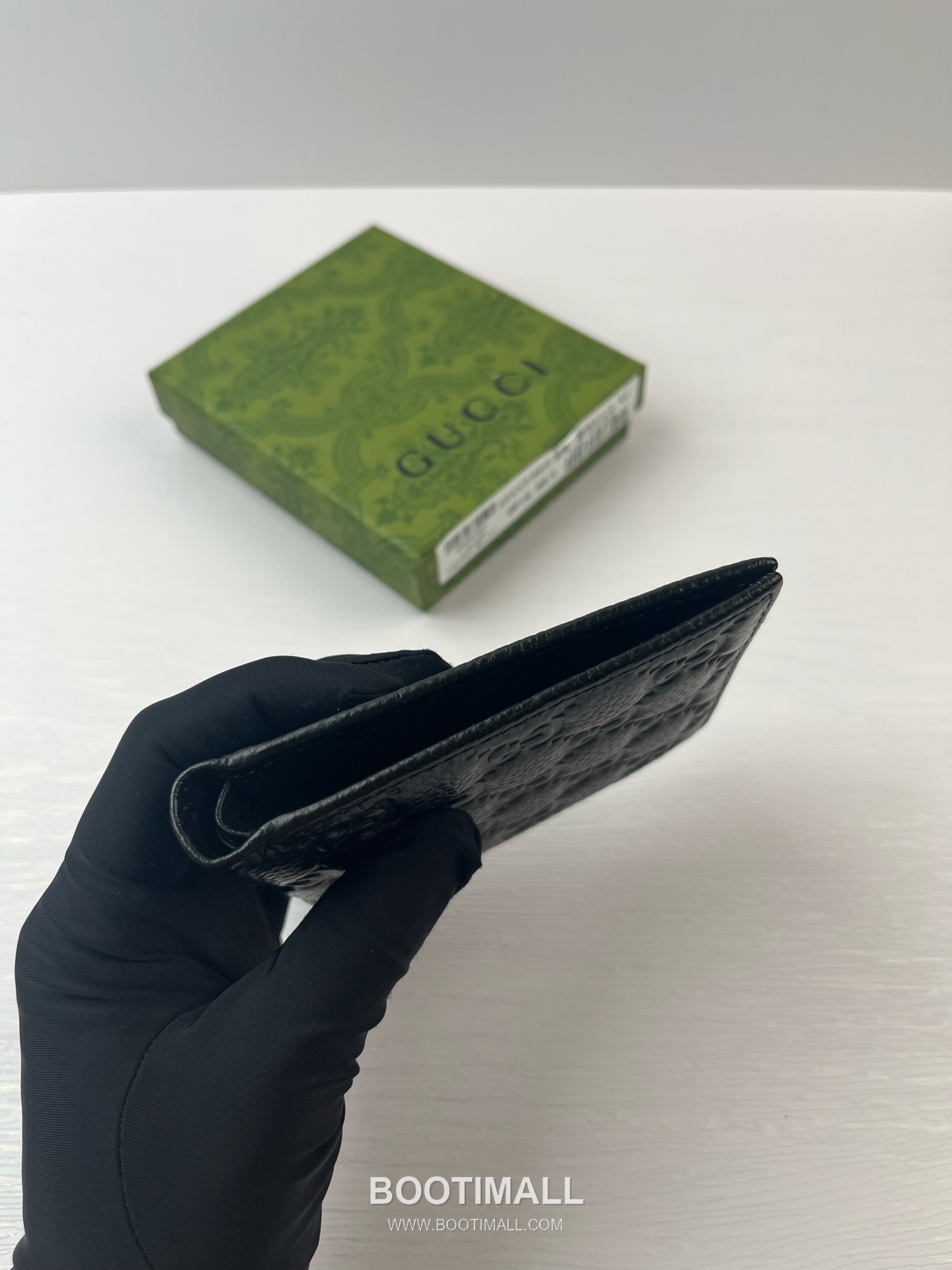 Gucci GG Calfskin Leather Bi-Fold Wallet with Logo Detail 구찌 GG 카프스킨 레더 바이폴드 반지갑 6811 11cm 5