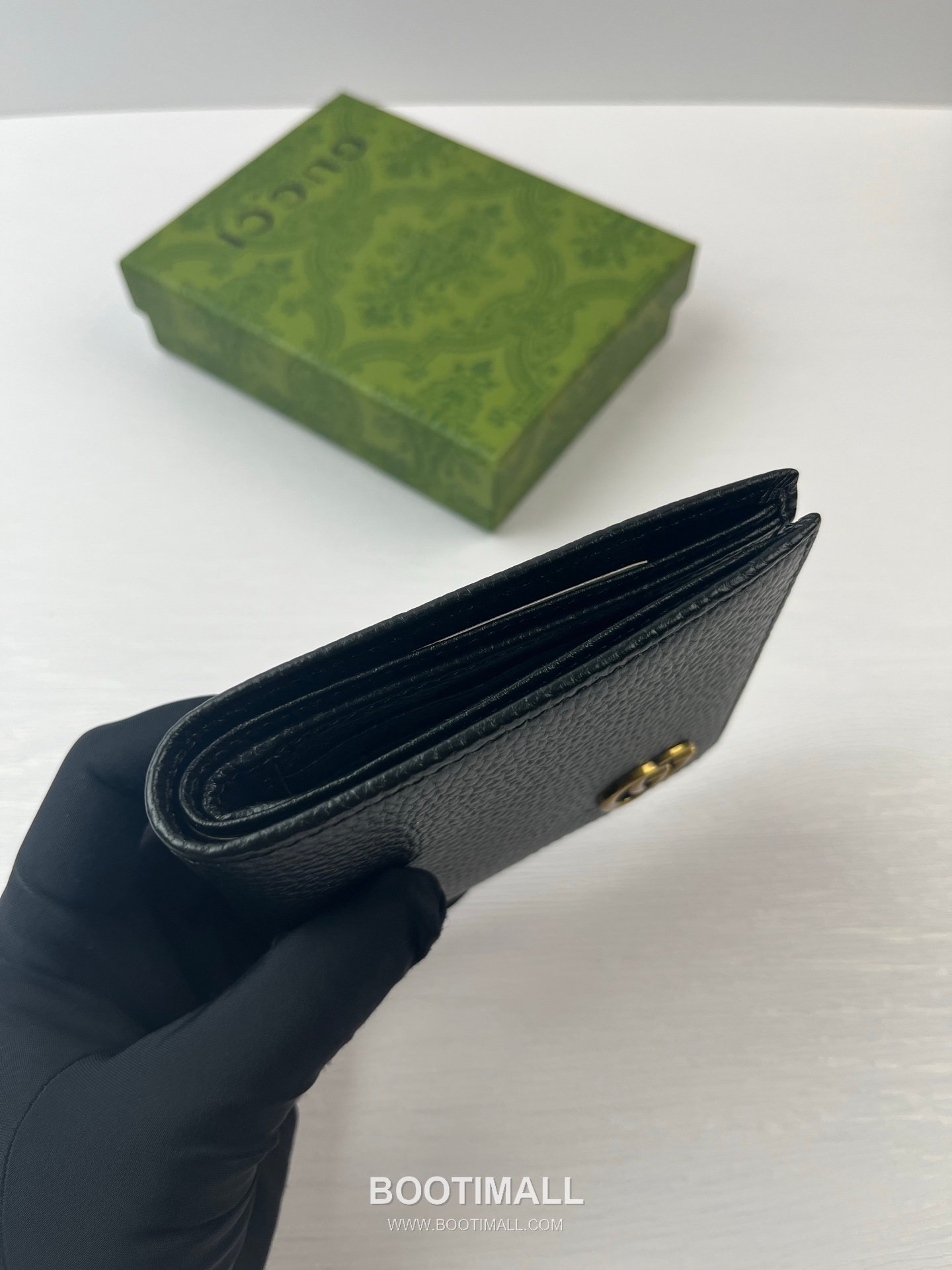 Gucci GG Calfskin Leather Bi-Fold Wallet with Logo Detail 구찌 GG 카프스킨 레더 바이폴드 반지갑 508565 11cm 4