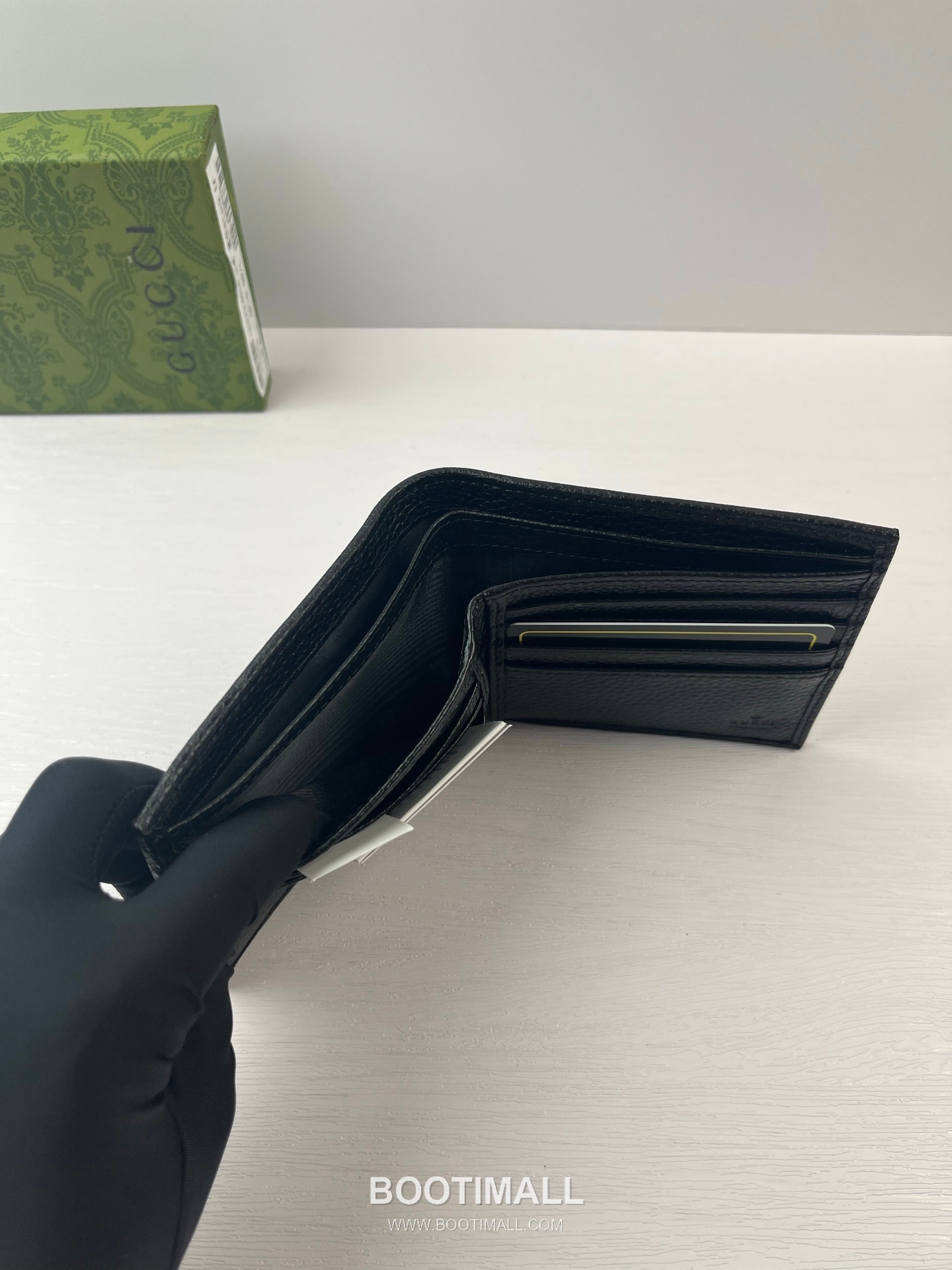 Gucci GG Calfskin Leather Bi-Fold Wallet with Logo Detail 구찌 GG 카프스킨 레더 바이폴드 반지갑 508565 11cm 7