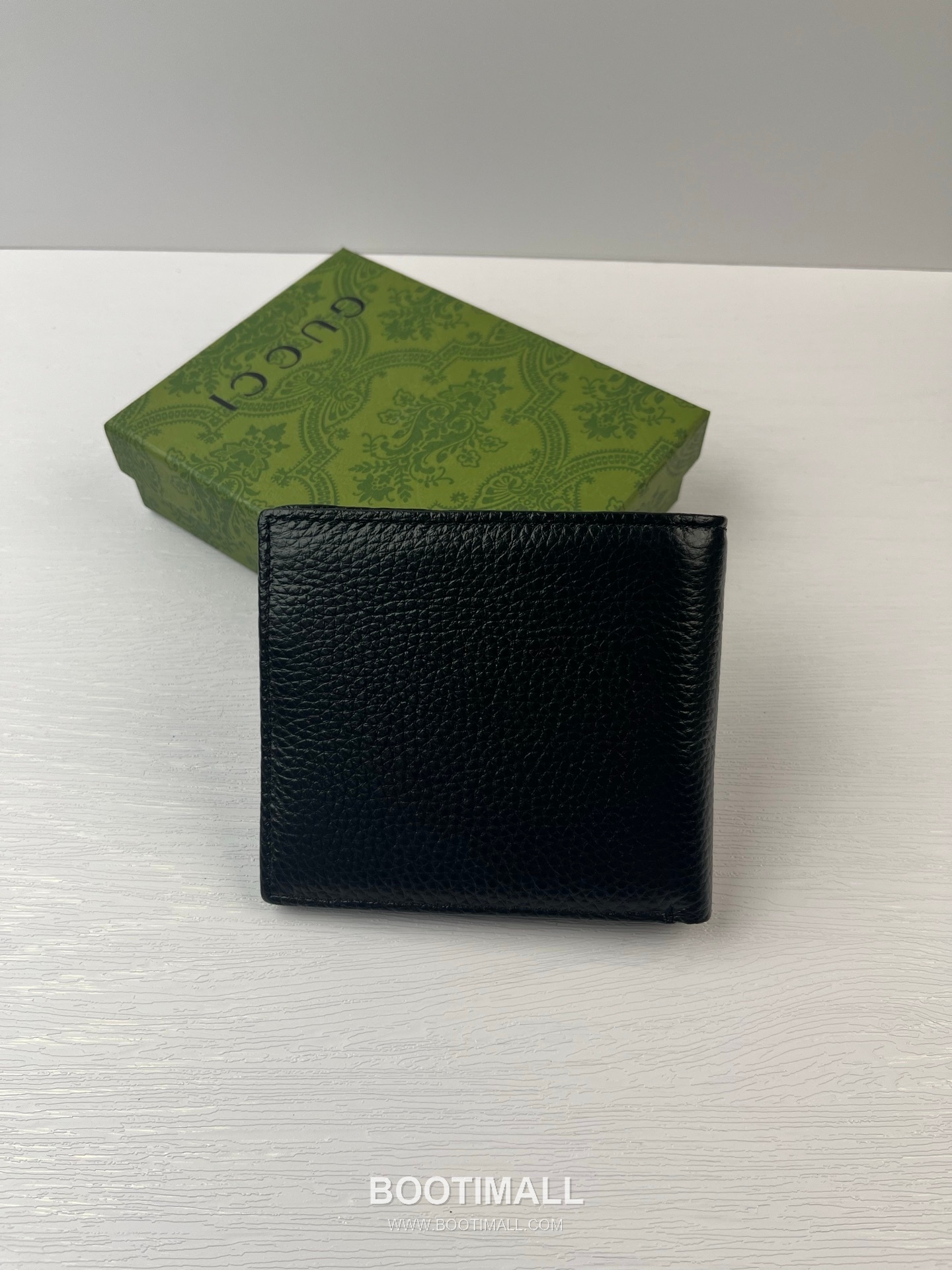 Gucci GG Calfskin Leather Bi-Fold Wallet with Logo Detail 구찌 GG 카프스킨 레더 바이폴드 반지갑 6812 11cm 2