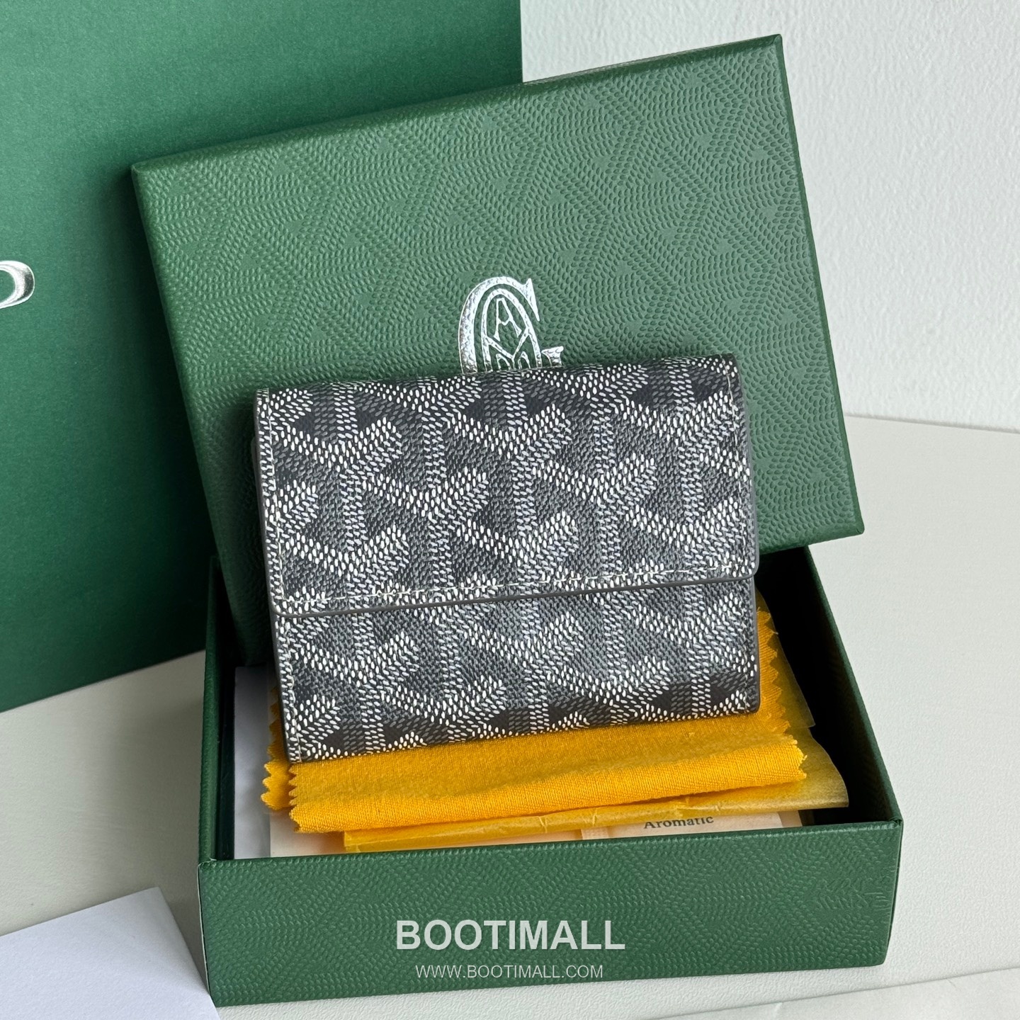Goyard Marigny Goyardine Canvas Calfskin Coin Wallet with Snap Closure 고야드 마리니 고야르딘 캔버스 카프스킨 코인 지갑 스냅클로저 3312 10cm 2