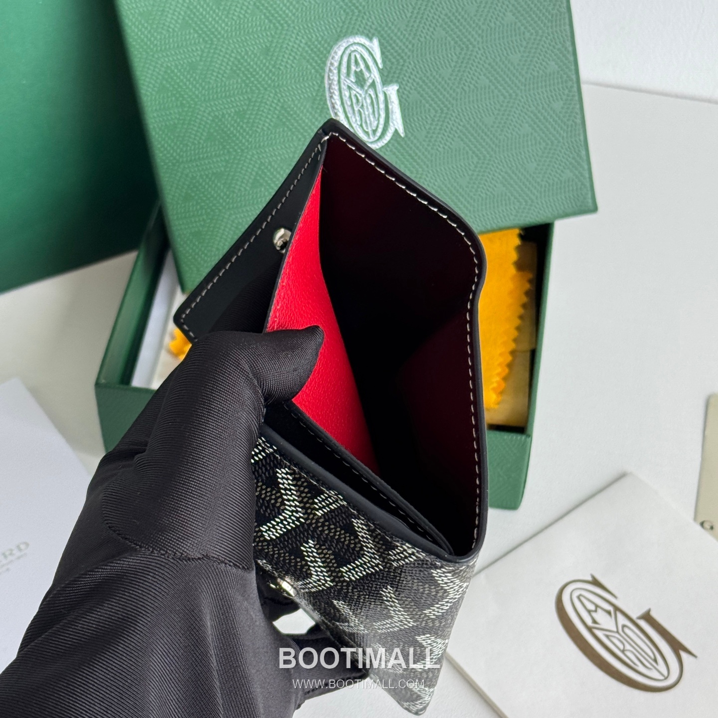 Goyard Marigny Goyardine Canvas Calfskin Coin Wallet with Snap Closure 고야드 마리니 고야르딘 캔버스 카프스킨 코인 지갑 스냅클로저 3312 10cm 9