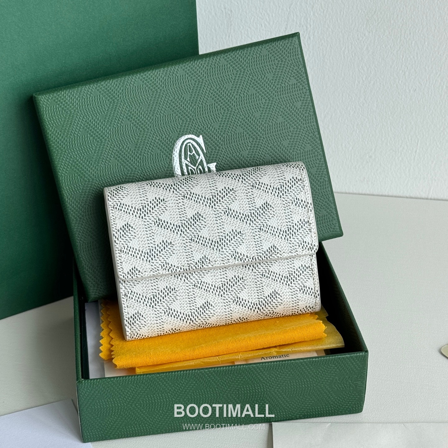 Goyard Marigny Goyardine Canvas Calfskin Coin Wallet with Snap Closure 고야드 마리니 고야르딘 캔버스 카프스킨 코인 지갑 스냅클로저 3312 10cm 2