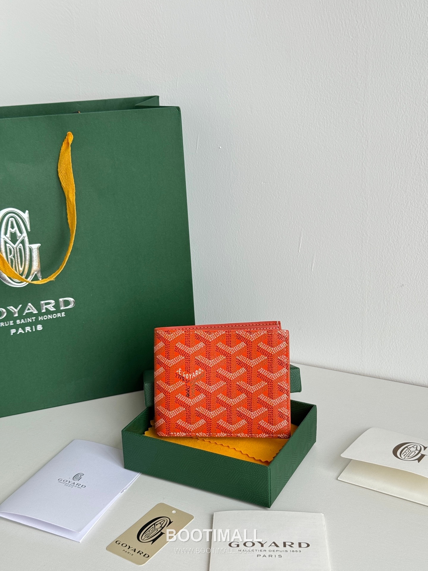 Goyard Goyardine Canvas Bi-Fold Wallet with 8 Card Slots 고야드 고야르딘 캔버스 바이폴드 카드지갑 3303 11cm 1
