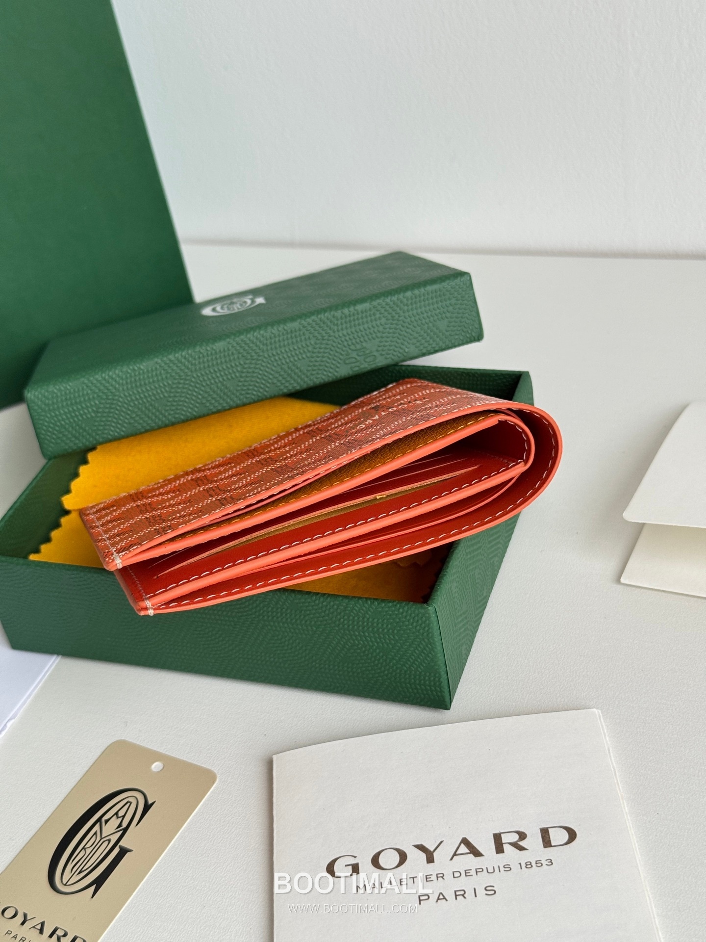 Goyard Goyardine Canvas Bi-Fold Wallet with 8 Card Slots 고야드 고야르딘 캔버스 바이폴드 카드지갑 3303 11cm 4