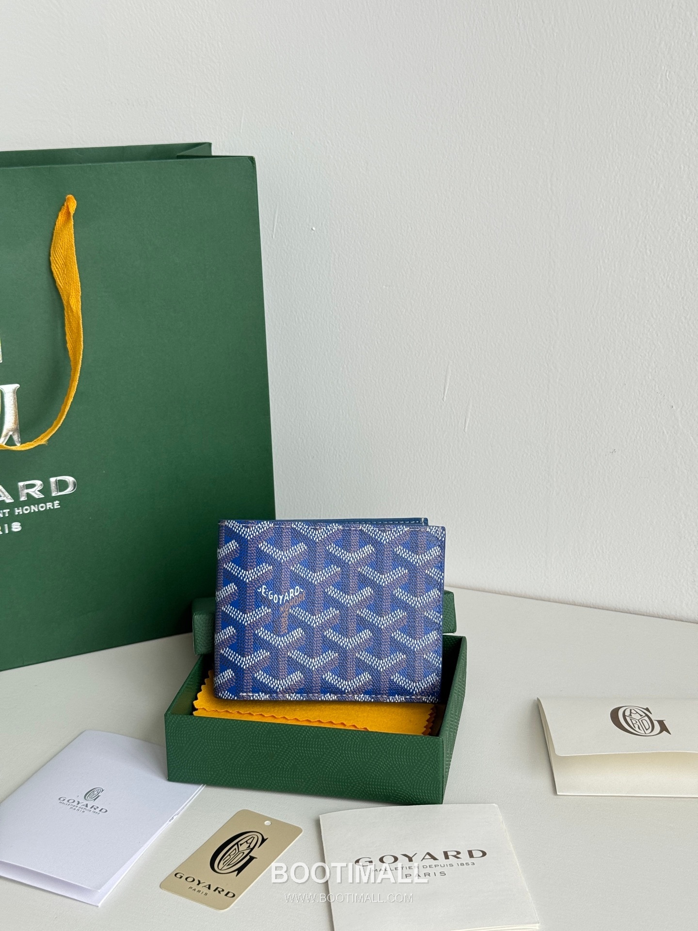 Goyard Goyardine Canvas Bi-Fold Wallet with 8 Card Slots 고야드 고야르딘 캔버스 바이폴드 카드지갑 3303 11cm 1