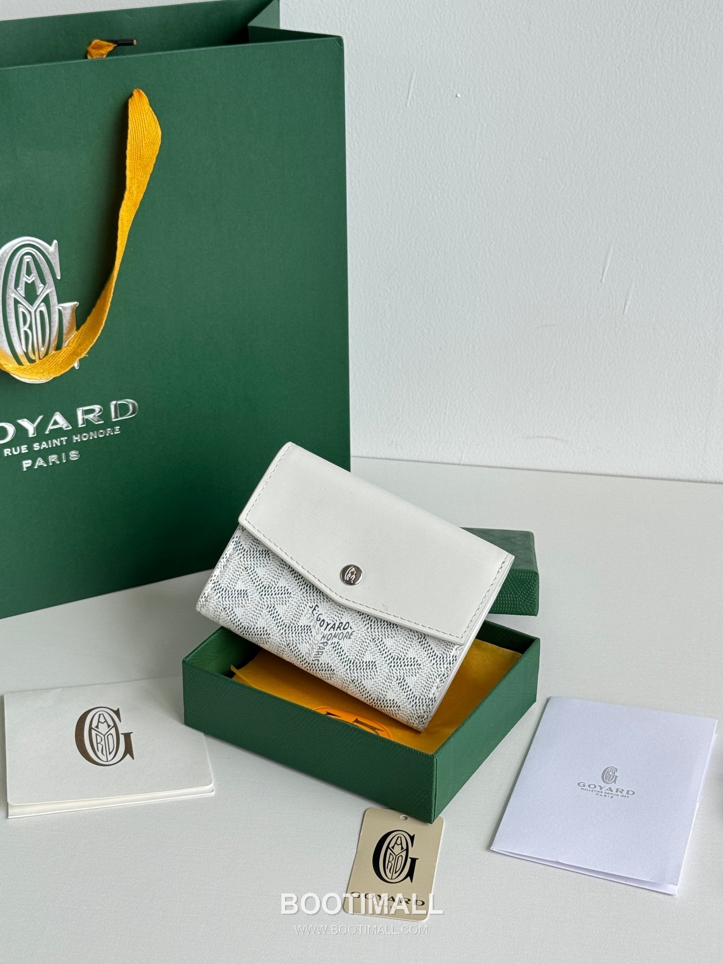 Goyard Saint-Gabriel Goyardine Canvas Trifold Wallet with Flap Closure 고야드 생가브리엘 고야르딘 캔버스 트리폴드 지갑 플랩클로저 3319 12cm 1