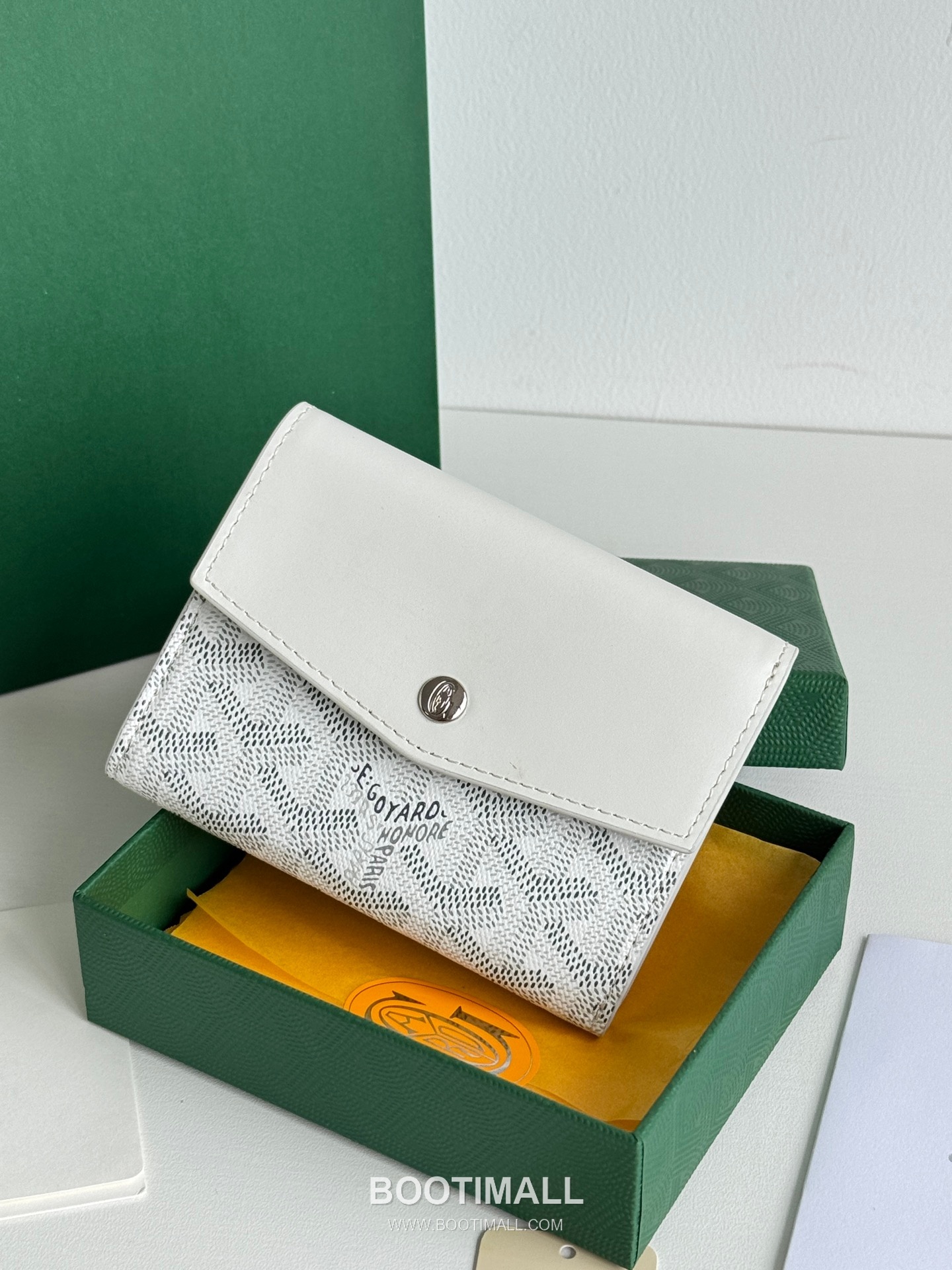 Goyard Saint-Gabriel Goyardine Canvas Trifold Wallet with Flap Closure 고야드 생가브리엘 고야르딘 캔버스 트리폴드 지갑 플랩클로저 3319 12cm 2
