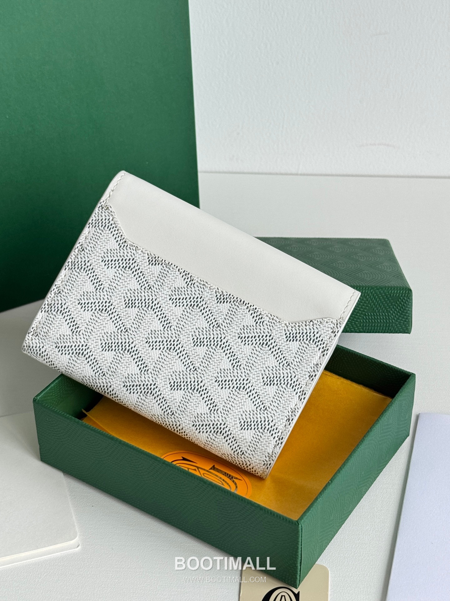 Goyard Saint-Gabriel Goyardine Canvas Trifold Wallet with Flap Closure 고야드 생가브리엘 고야르딘 캔버스 트리폴드 지갑 플랩클로저 3319 12cm 3