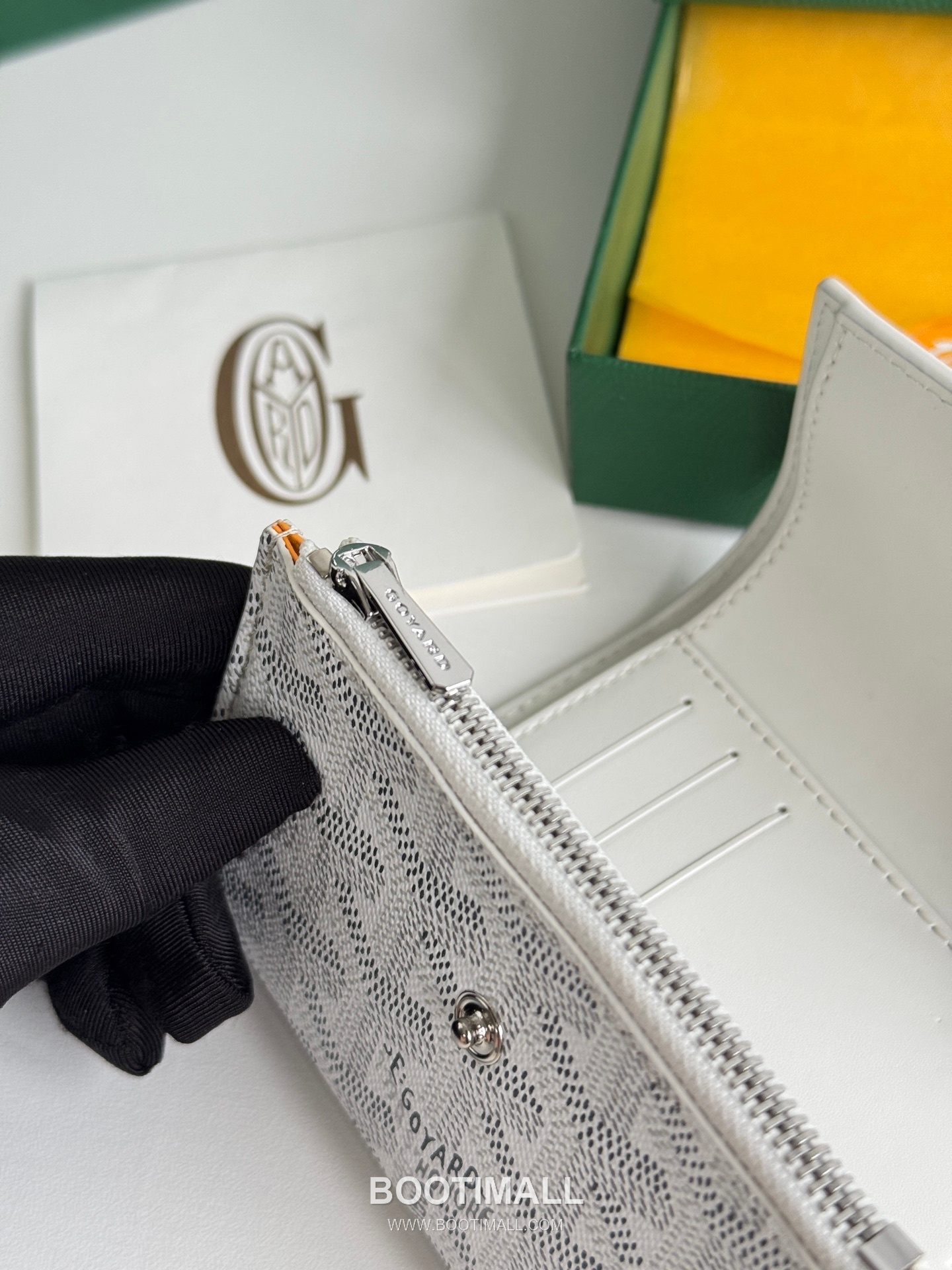 Goyard Saint-Gabriel Goyardine Canvas Trifold Wallet with Flap Closure 고야드 생가브리엘 고야르딘 캔버스 트리폴드 지갑 플랩클로저 3319 12cm 9