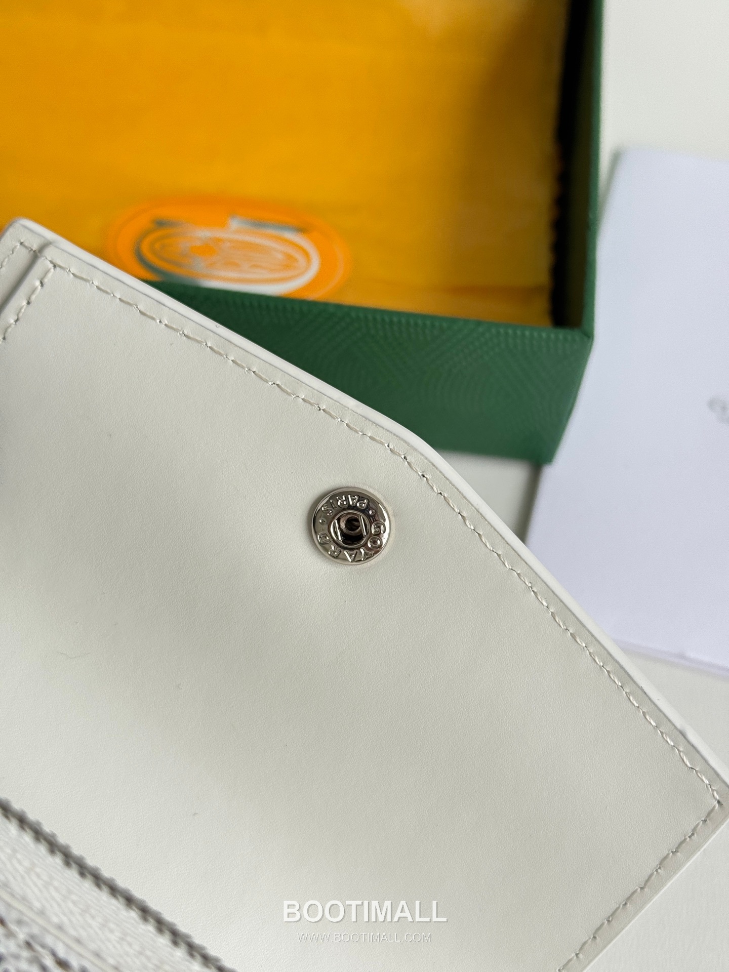 Goyard Saint-Gabriel Goyardine Canvas Trifold Wallet with Flap Closure 고야드 생가브리엘 고야르딘 캔버스 트리폴드 지갑 플랩클로저 3319 12cm 10