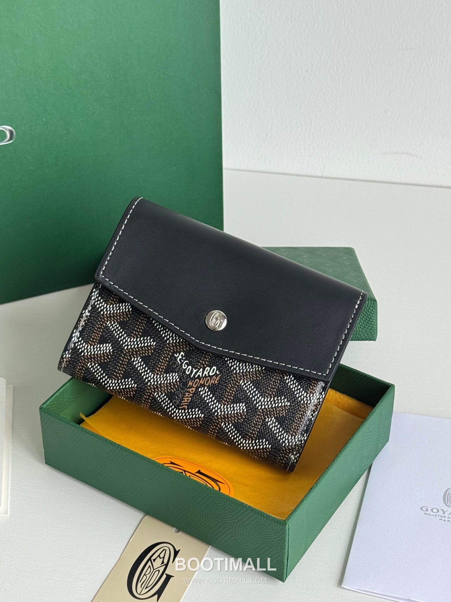 Goyard Saint-Gabriel Goyardine Canvas Trifold Wallet with Flap Closure 고야드 생가브리엘 고야르딘 캔버스 트리폴드 지갑 플랩클로저 3319 12cm 2