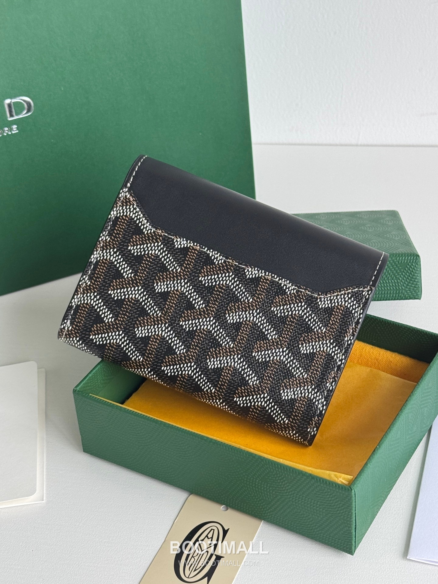 Goyard Saint-Gabriel Goyardine Canvas Trifold Wallet with Flap Closure 고야드 생가브리엘 고야르딘 캔버스 트리폴드 지갑 플랩클로저 3319 12cm 3