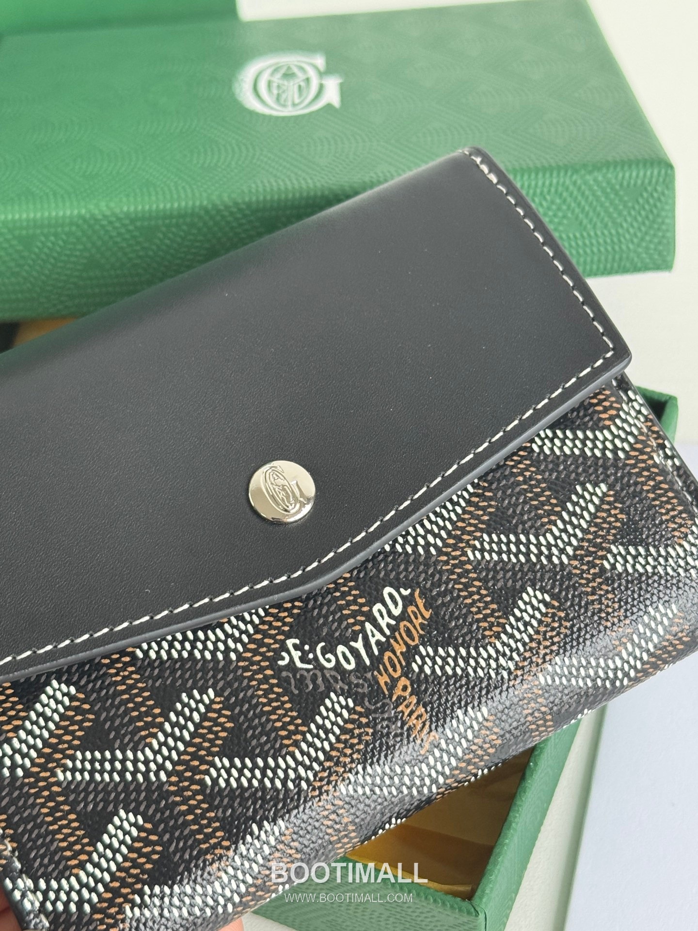 Goyard Saint-Gabriel Goyardine Canvas Trifold Wallet with Flap Closure 고야드 생가브리엘 고야르딘 캔버스 트리폴드 지갑 플랩클로저 3319 12cm 7