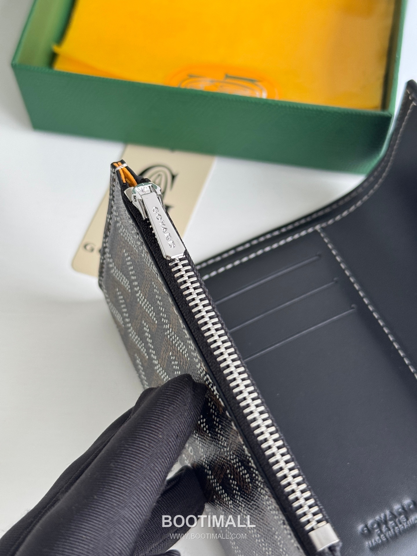 Goyard Saint-Gabriel Goyardine Canvas Trifold Wallet with Flap Closure 고야드 생가브리엘 고야르딘 캔버스 트리폴드 지갑 플랩클로저 3319 12cm 10