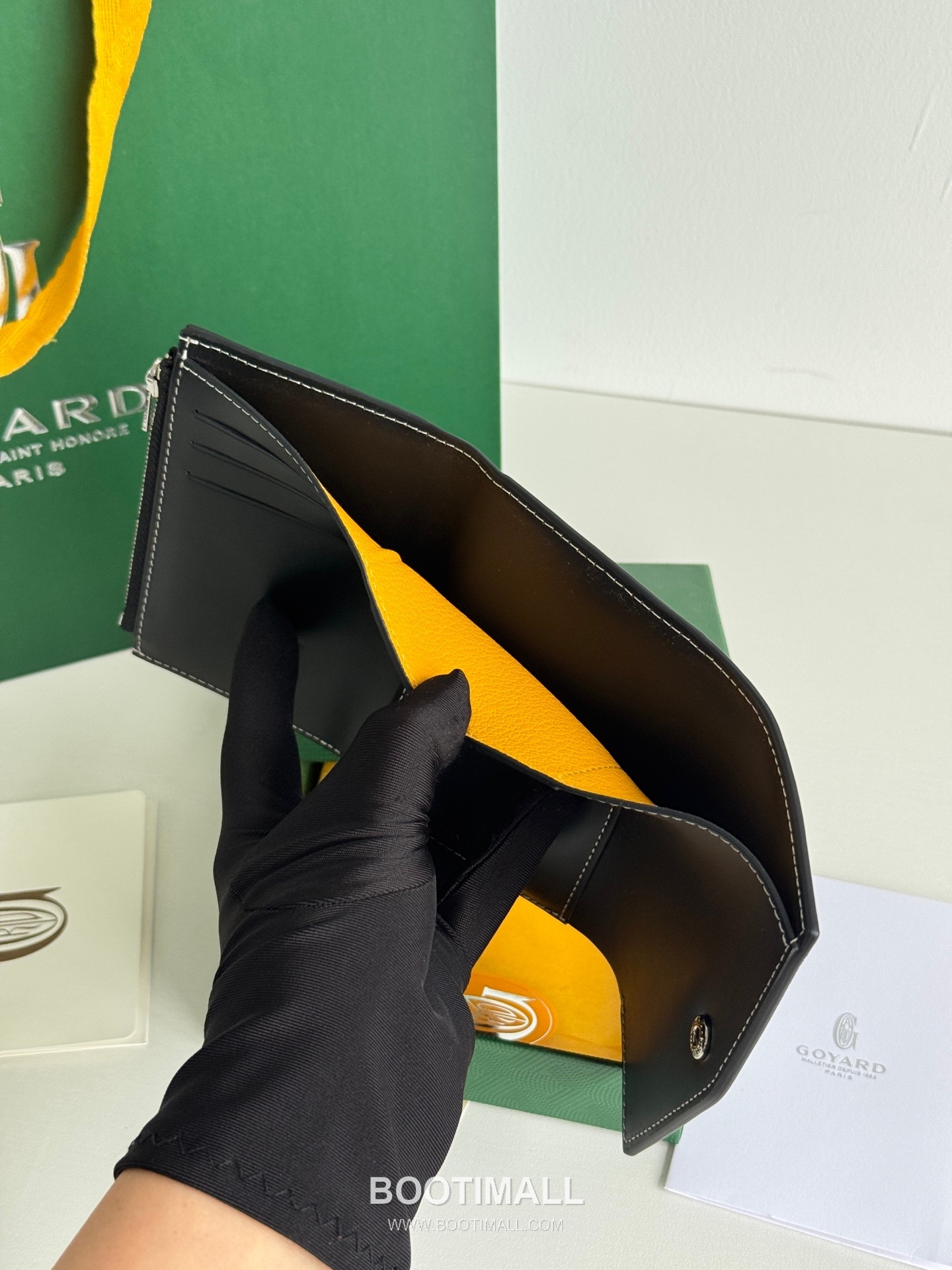 Goyard Saint-Gabriel Goyardine Canvas Trifold Wallet with Flap Closure 고야드 생가브리엘 고야르딘 캔버스 트리폴드 지갑 플랩클로저 3319 12cm 12