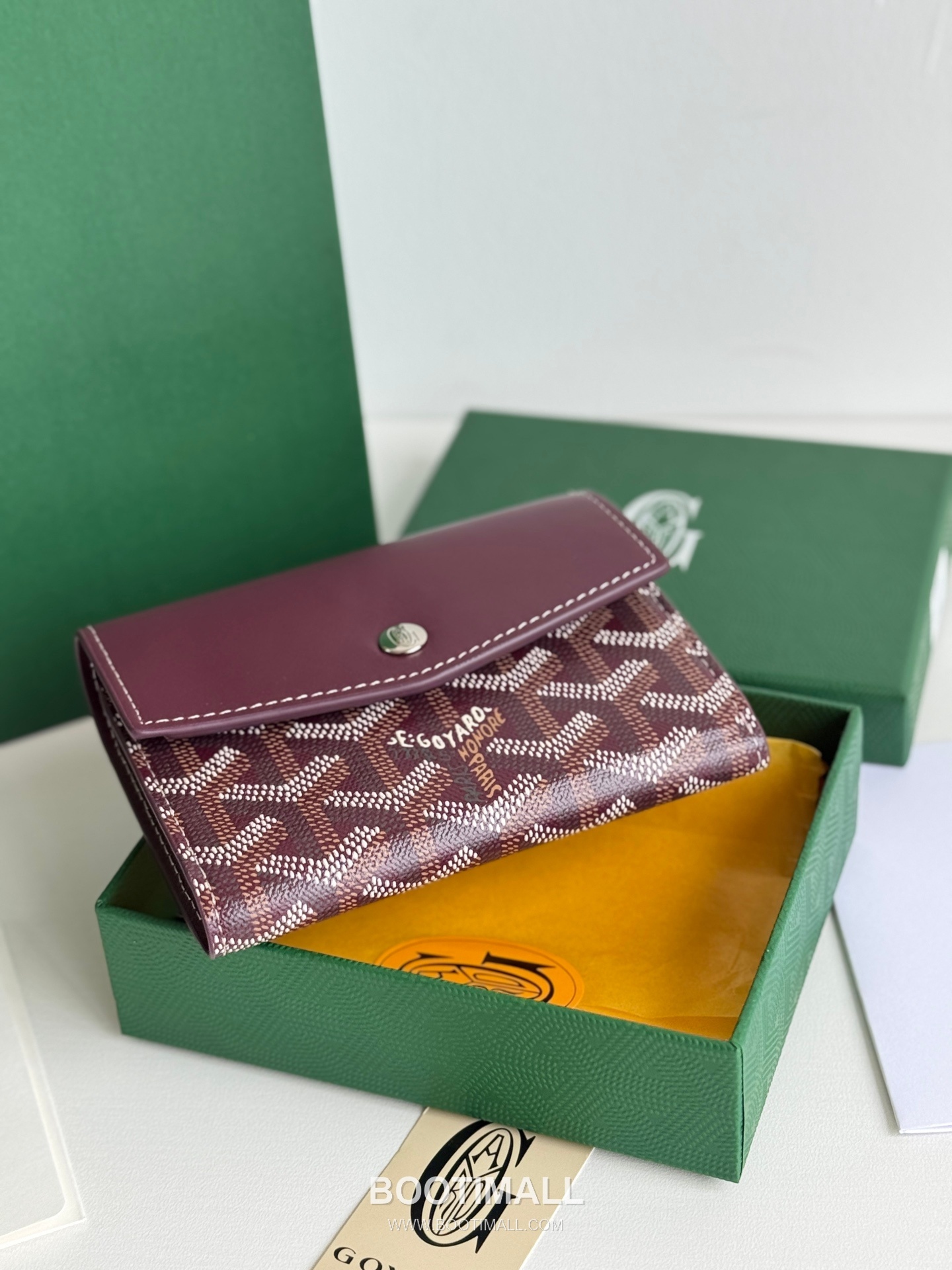 Goyard Saint-Gabriel Goyardine Canvas Trifold Wallet with Flap Closure 고야드 생가브리엘 고야르딘 캔버스 트리폴드 지갑 플랩클로저 3319 12cm 5