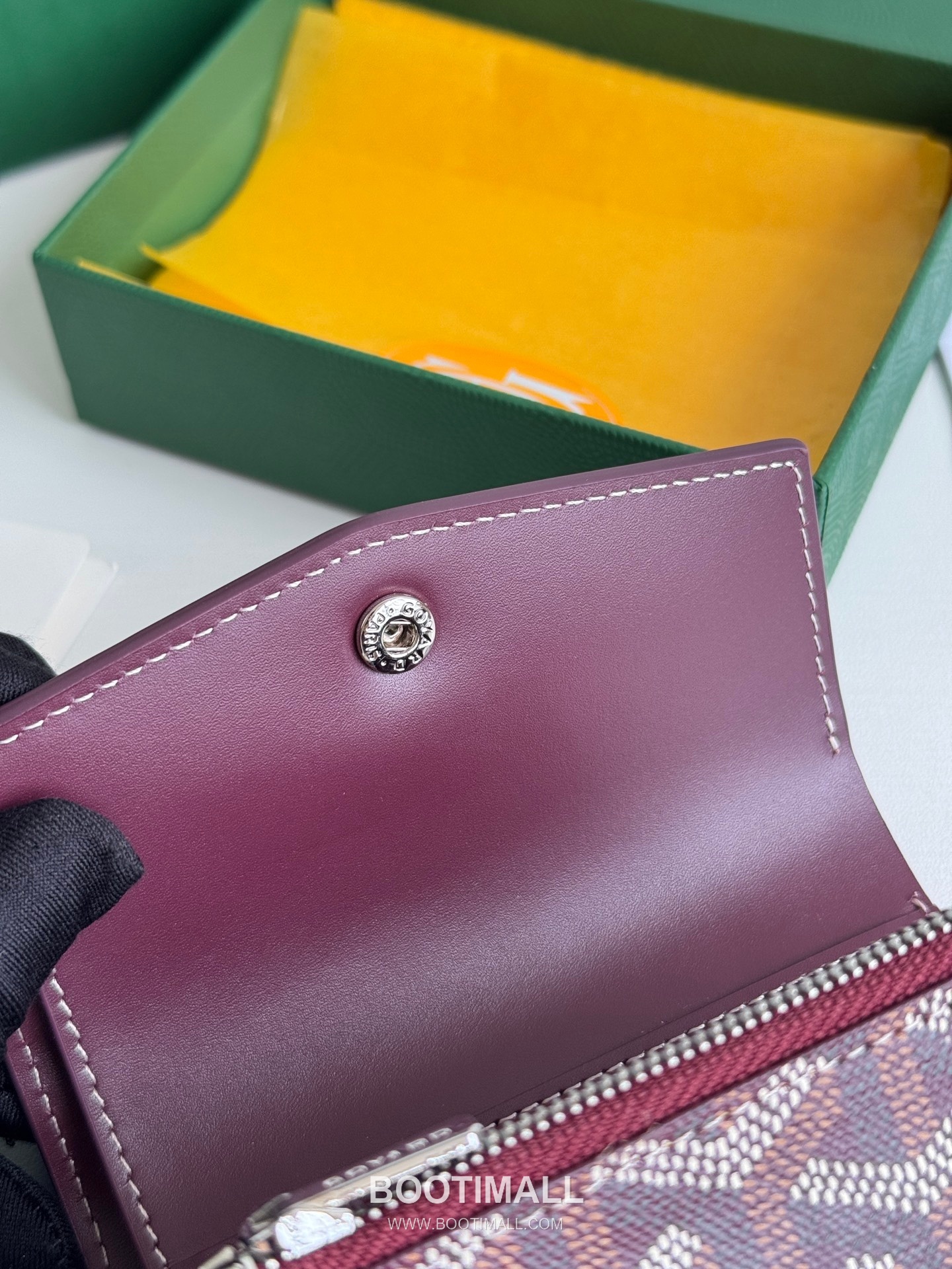 Goyard Saint-Gabriel Goyardine Canvas Trifold Wallet with Flap Closure 고야드 생가브리엘 고야르딘 캔버스 트리폴드 지갑 플랩클로저 3319 12cm 10