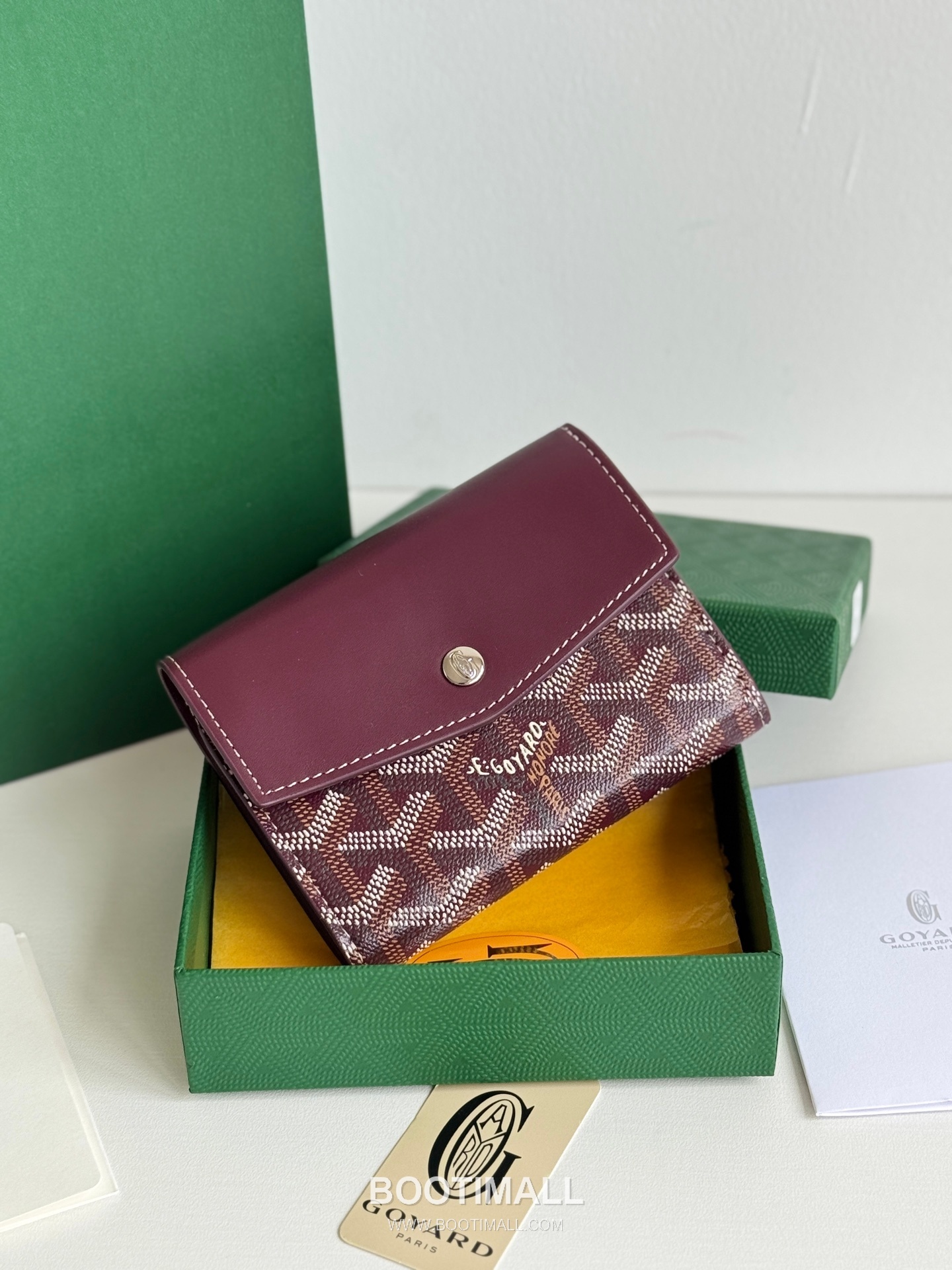 Goyard Saint-Gabriel Goyardine Canvas Trifold Wallet with Flap Closure 고야드 생가브리엘 고야르딘 캔버스 트리폴드 지갑 플랩클로저 3319 12cm 12