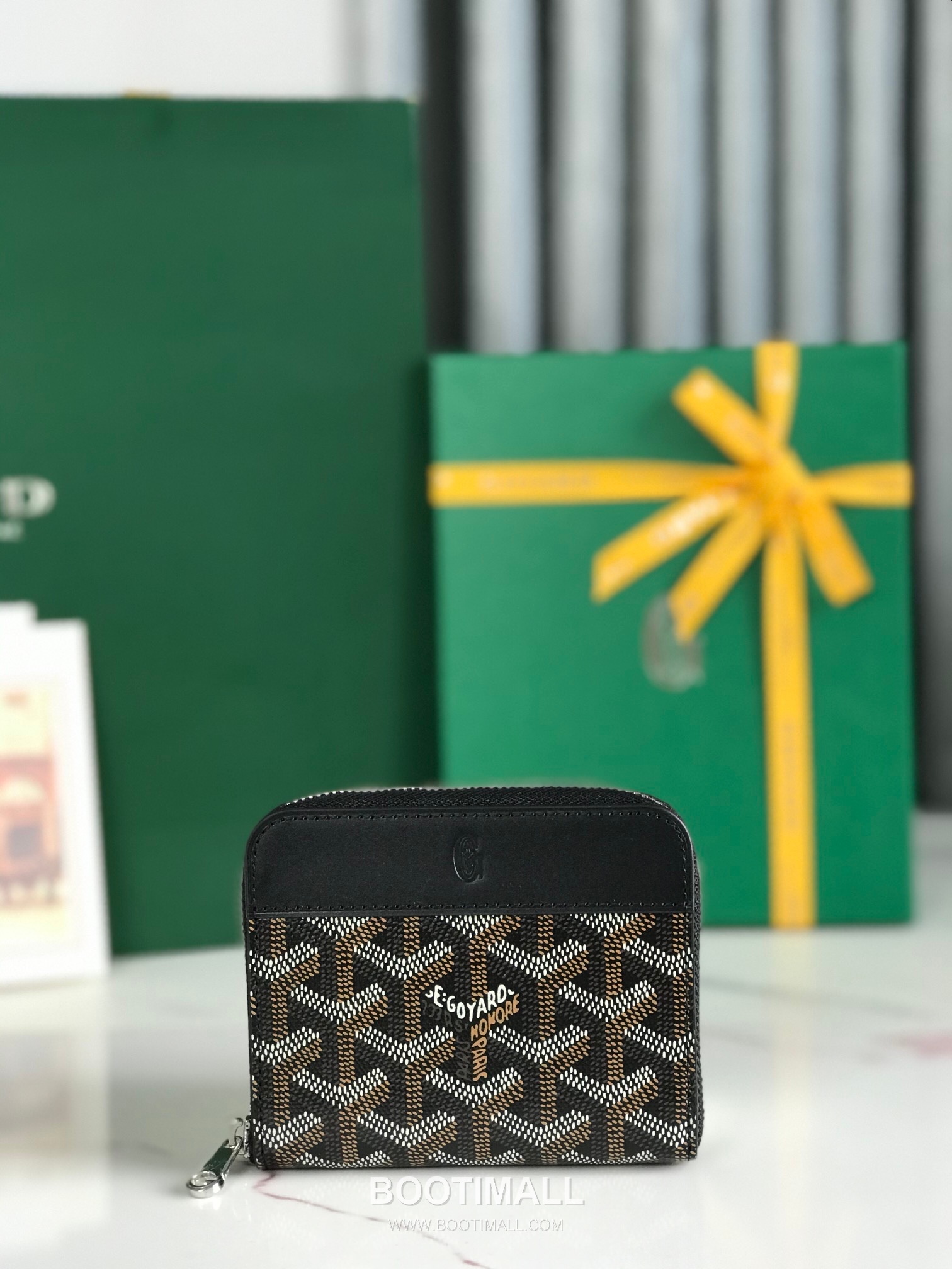 Goyard Matignon Mini Goyardine Canvas Zip Coin Wallet with Card Slots 고야드 마티뇽 미니 고야르딘 캔버스 집 코인 지갑 카드슬롯 020605 11.5cm 1