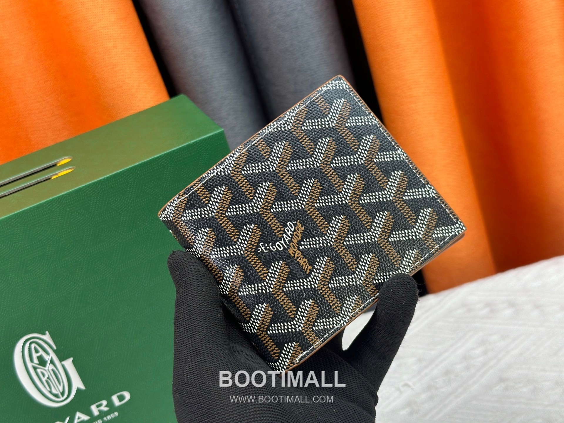 Goyard Goyardine Canvas Bi-Fold Wallet with 8 Card Slots 고야드 고야르딘 캔버스 바이폴드 카드지갑 G5126 11cm 1