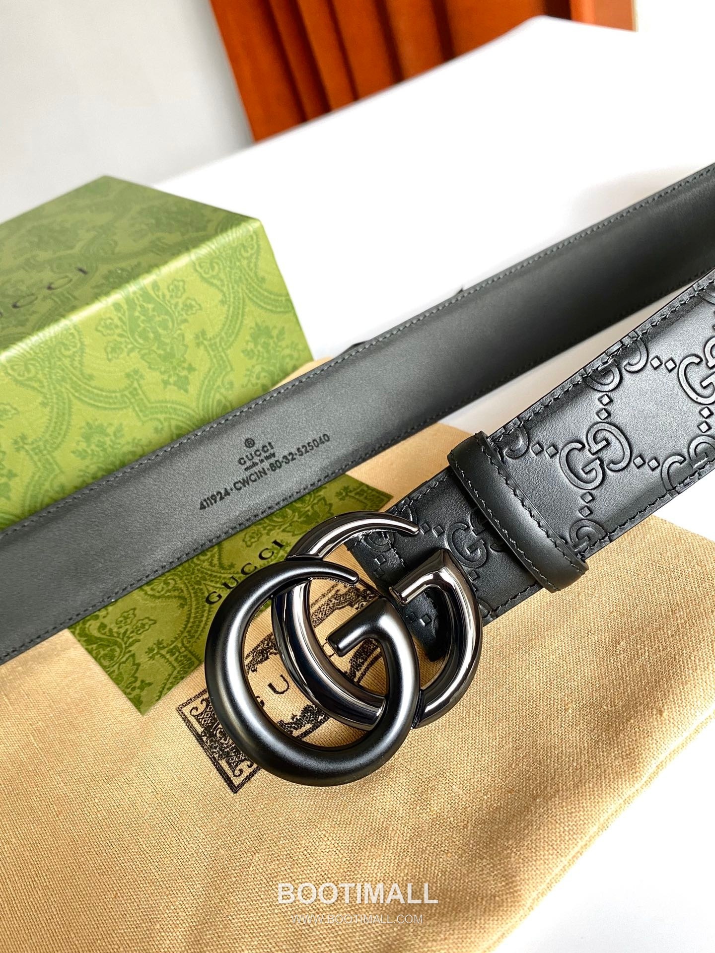 Gucci Signature Calfskin Embossed Leather Belt with GG Buckle Gold-Plated 구찌 시그니처 카프스킨 엠보싱 레더 벨트 GG 버클 황동 베이스 금도금 3.8cm 4