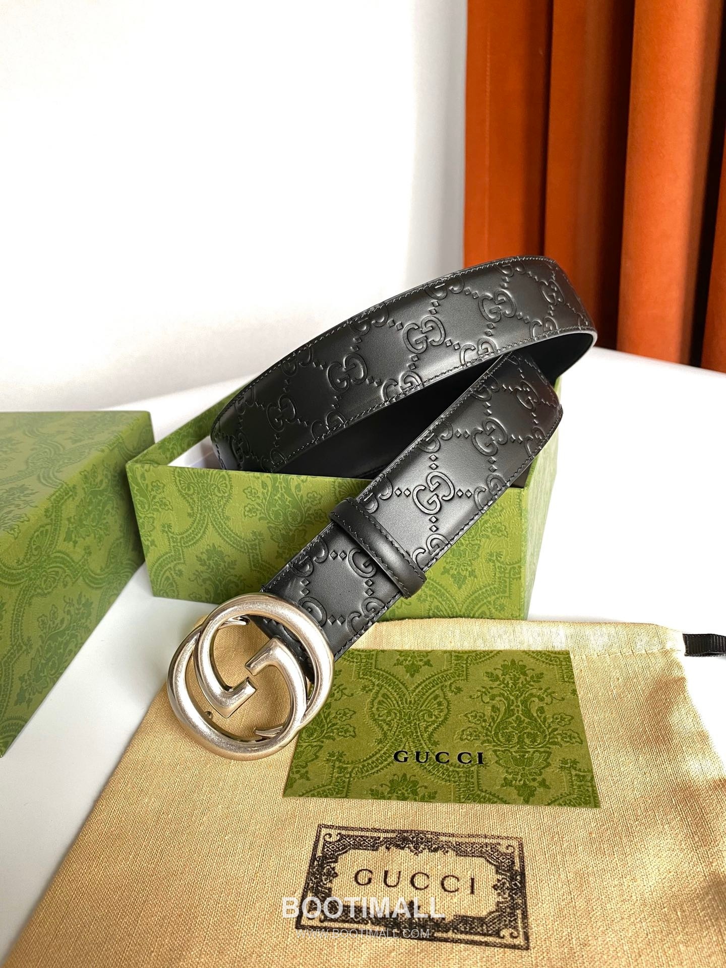 Gucci Signature Calfskin Embossed Leather Belt with GG Buckle Gold-Plated 구찌 시그니처 카프스킨 엠보싱 레더 벨트 GG 버클 황동 베이스 금도금 3.8cm 1
