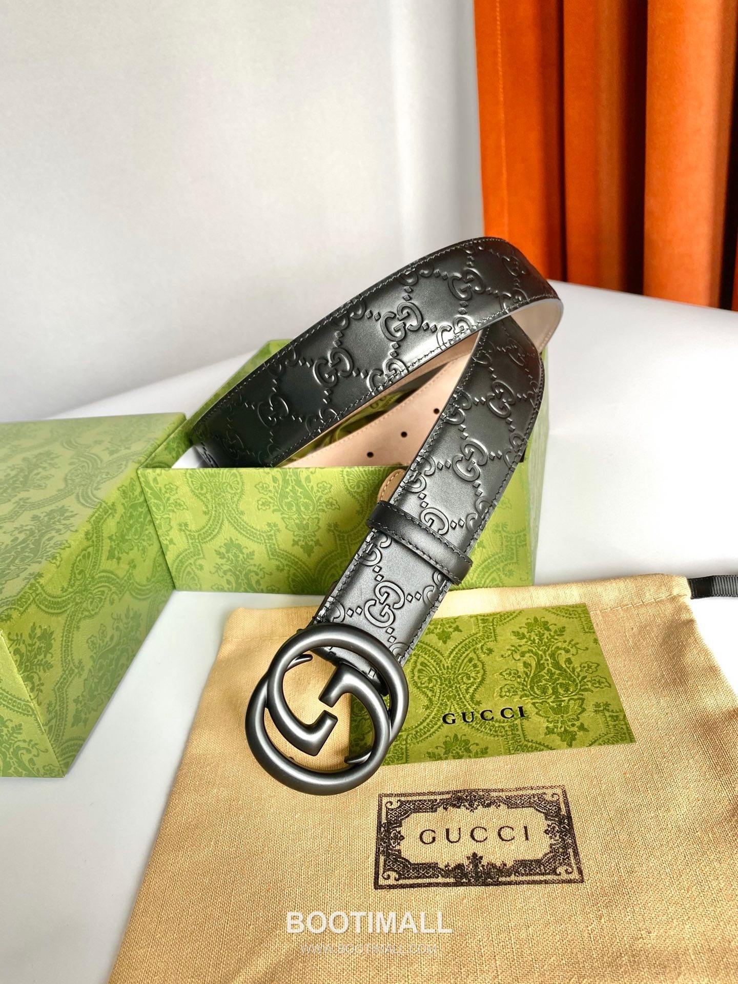 Gucci Signature Calfskin Embossed Leather Belt with GG Buckle Gold-Plated 구찌 시그니처 카프스킨 엠보싱 레더 벨트 GG 버클 황동 베이스 금도금 3.8cm 1