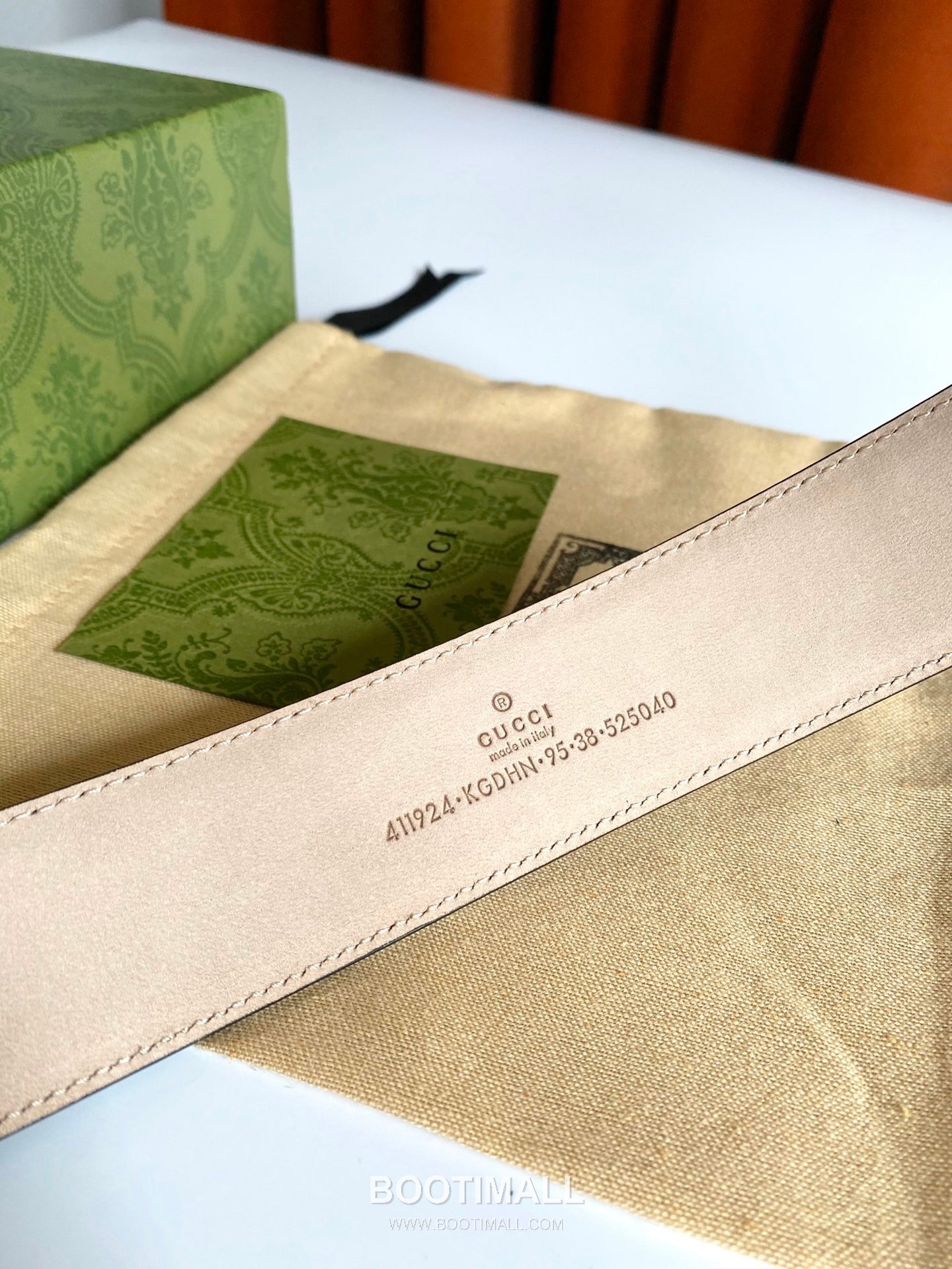 Gucci Signature Calfskin Embossed Leather Belt with GG Buckle Gold-Plated 구찌 시그니처 카프스킨 엠보싱 레더 벨트 GG 버클 황동 베이스 금도금 3.8cm 7