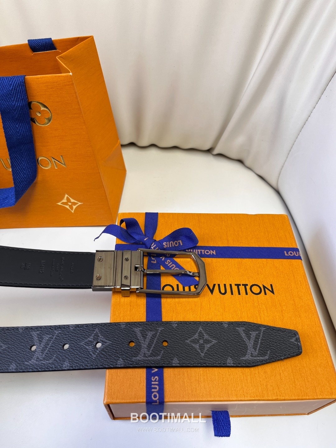 Louis Vuitton LV Monogram Canvas Reversible Belt with Pin Buckle Palladium 구찌가 아닌 루이비통 LV 모노그램 캔버스 리버서블 벨트 핀 버클 스테인리스 스틸 팔라듐 피니시 3.5cm 3