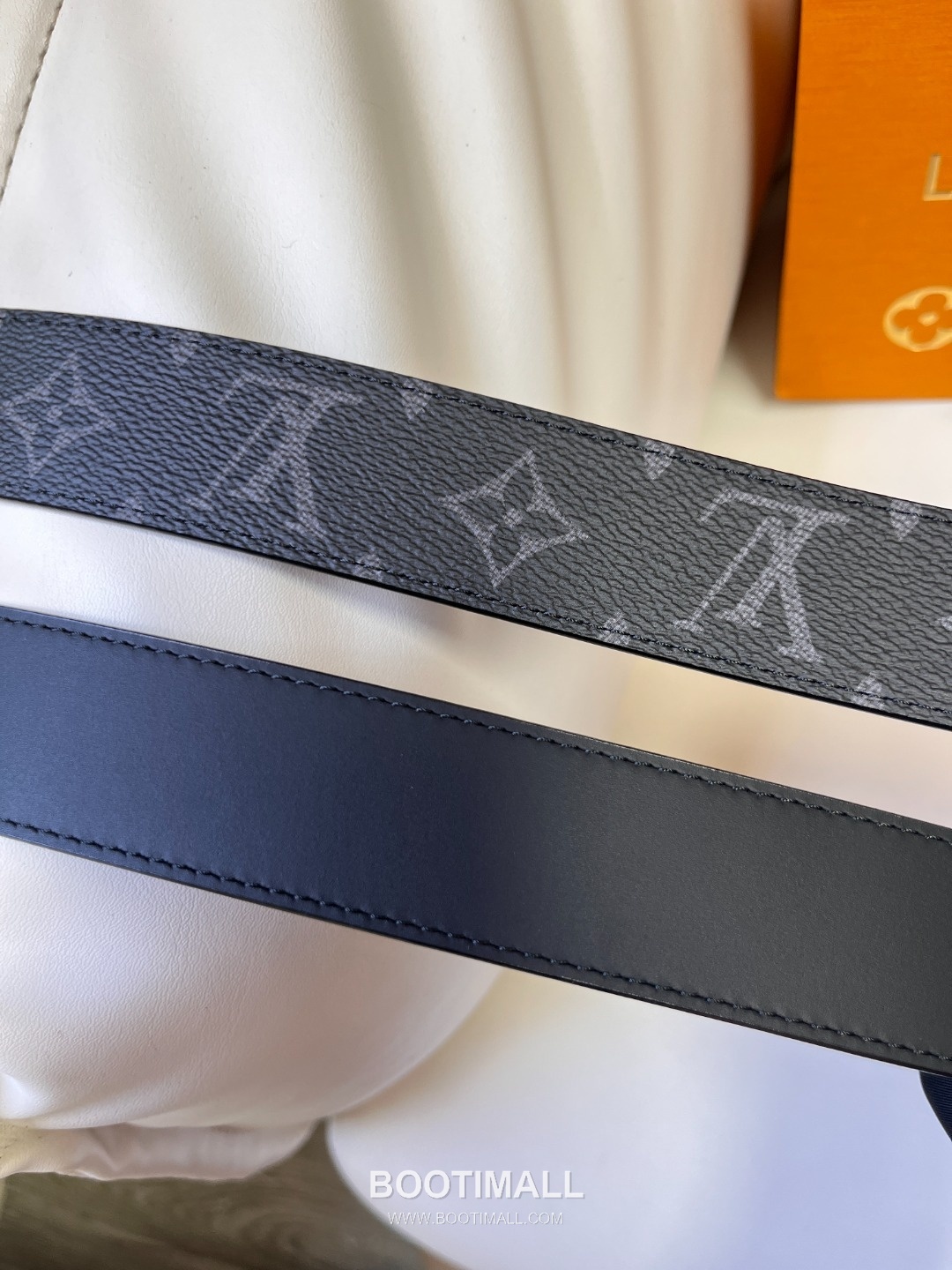 Louis Vuitton LV Monogram Canvas Reversible Belt with Pin Buckle Palladium 구찌가 아닌 루이비통 LV 모노그램 캔버스 리버서블 벨트 핀 버클 스테인리스 스틸 팔라듐 피니시 3.5cm 4