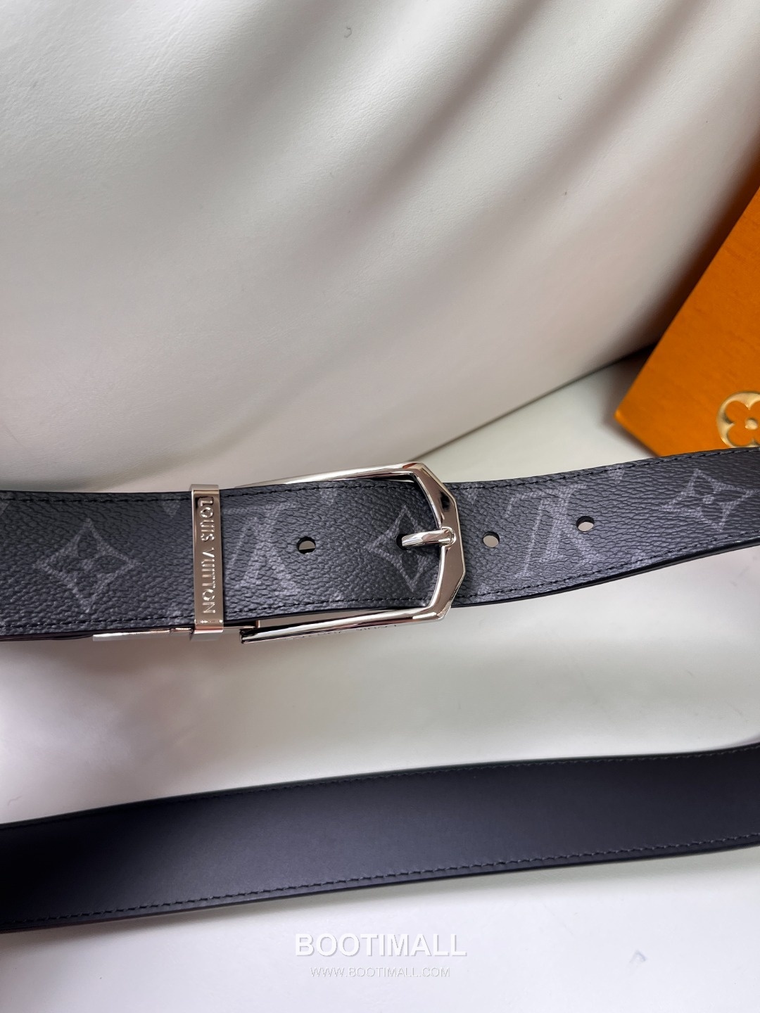 Louis Vuitton LV Monogram Canvas Reversible Belt with Pin Buckle Palladium 구찌가 아닌 루이비통 LV 모노그램 캔버스 리버서블 벨트 핀 버클 스테인리스 스틸 팔라듐 피니시 3.5cm 2