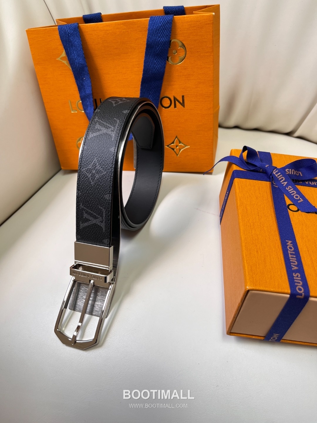 Louis Vuitton LV Monogram Canvas Reversible Belt with Pin Buckle Palladium 구찌가 아닌 루이비통 LV 모노그램 캔버스 리버서블 벨트 핀 버클 스테인리스 스틸 팔라듐 피니시 3.5cm 5