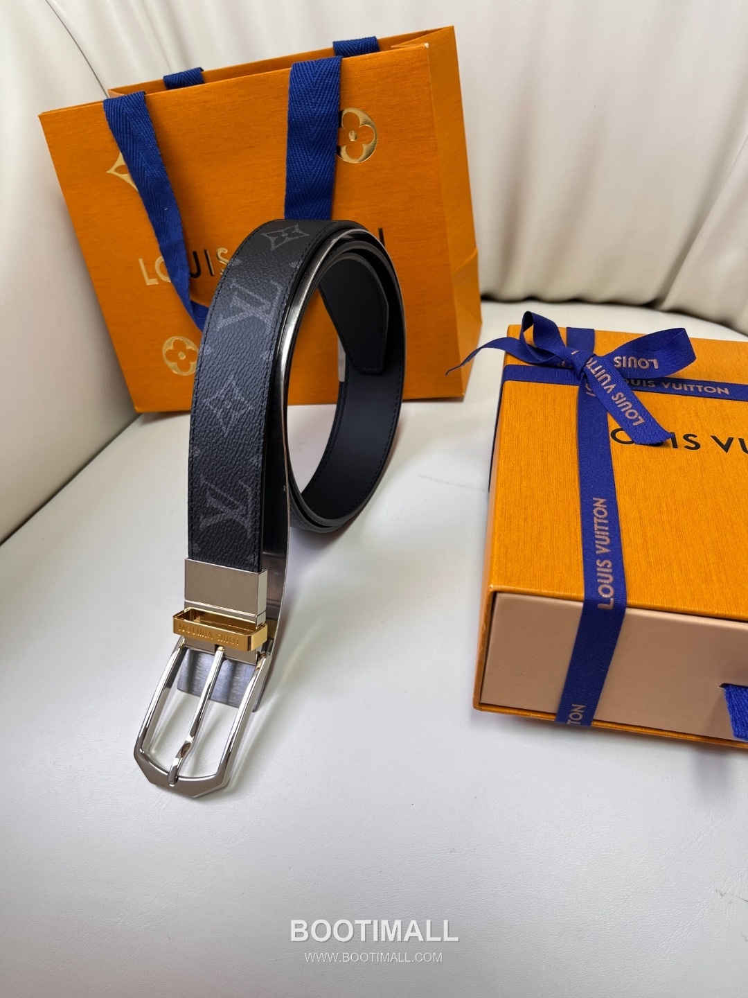 Louis Vuitton LV Monogram Canvas Reversible Belt with Pin Buckle Palladium 구찌가 아닌 루이비통 LV 모노그램 캔버스 리버서블 벨트 핀 버클 스테인리스 스틸 팔라듐 피니시 3.5cm 5