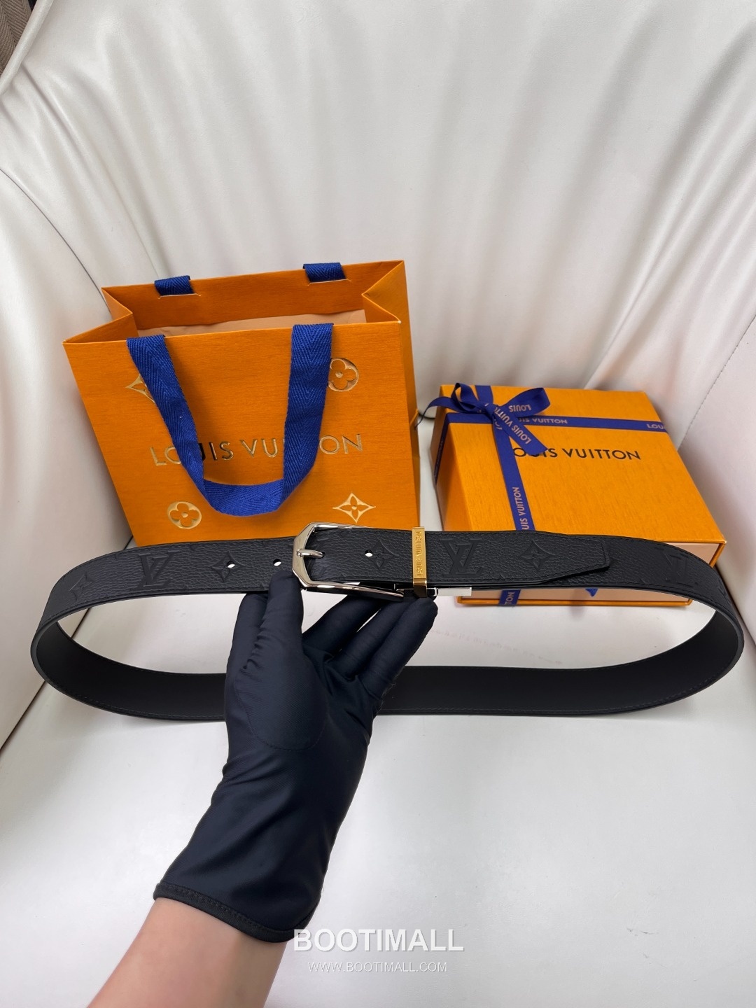 Louis Vuitton LV Monogram Canvas Reversible Belt with Pin Buckle Palladium 구찌가 아닌 루이비통 LV 모노그램 캔버스 리버서블 벨트 핀 버클 스테인리스 스틸 팔라듐 피니시 3.5cm 1