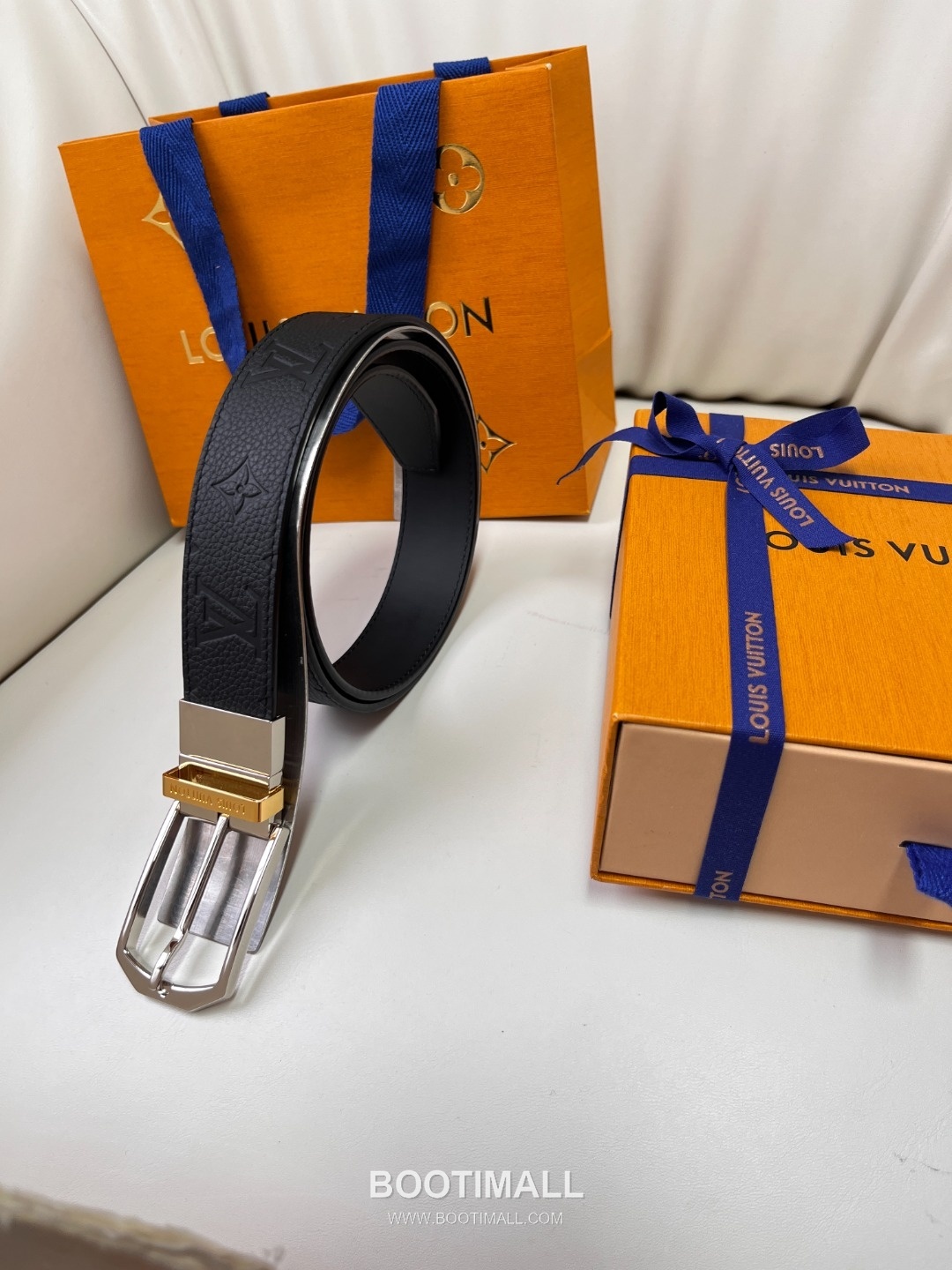 Louis Vuitton LV Monogram Canvas Reversible Belt with Pin Buckle Palladium 구찌가 아닌 루이비통 LV 모노그램 캔버스 리버서블 벨트 핀 버클 스테인리스 스틸 팔라듐 피니시 3.5cm 5