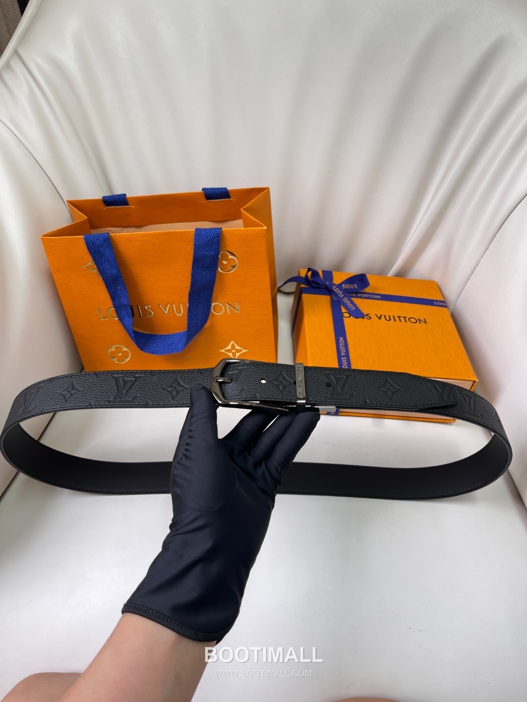 Louis Vuitton LV Monogram Canvas Reversible Belt with Pin Buckle Palladium 구찌가 아닌 루이비통 LV 모노그램 캔버스 리버서블 벨트 핀 버클 스테인리스 스틸 팔라듐 피니시 3.5cm 1