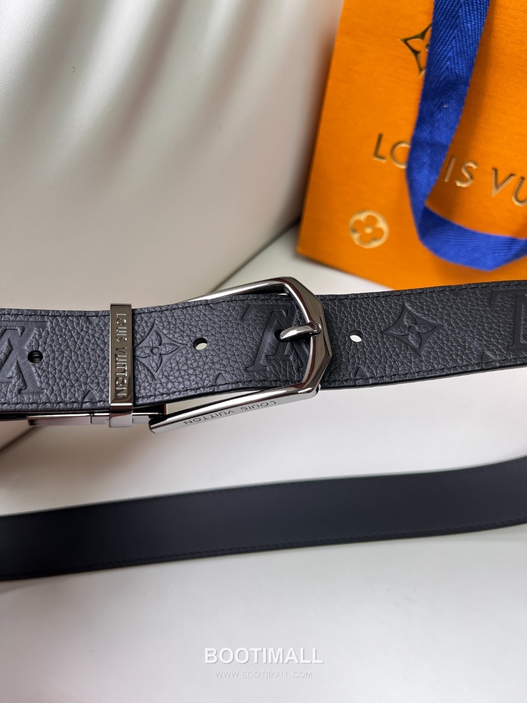 Louis Vuitton LV Monogram Canvas Reversible Belt with Pin Buckle Palladium 구찌가 아닌 루이비통 LV 모노그램 캔버스 리버서블 벨트 핀 버클 스테인리스 스틸 팔라듐 피니시 3.5cm 2