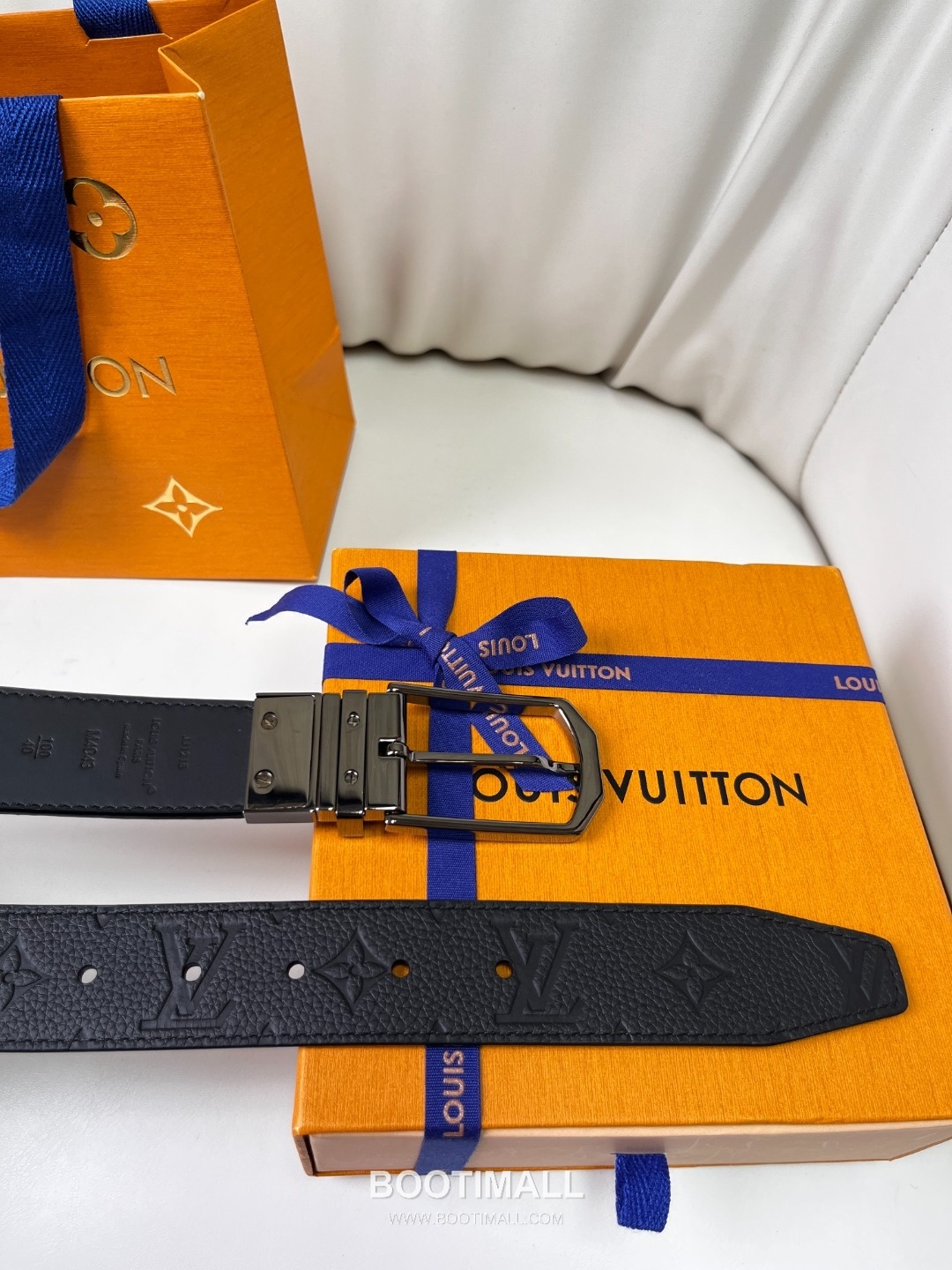 Louis Vuitton LV Monogram Canvas Reversible Belt with Pin Buckle Palladium 구찌가 아닌 루이비통 LV 모노그램 캔버스 리버서블 벨트 핀 버클 스테인리스 스틸 팔라듐 피니시 3.5cm 3