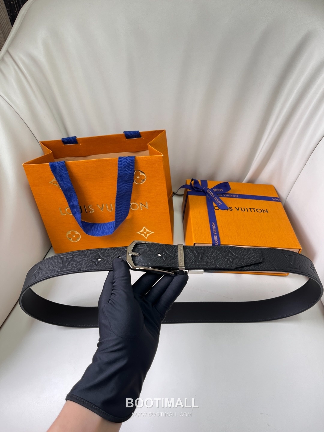 Louis Vuitton LV Monogram Canvas Reversible Belt with Pin Buckle Palladium 구찌가 아닌 루이비통 LV 모노그램 캔버스 리버서블 벨트 핀 버클 스테인리스 스틸 팔라듐 피니시 3.5cm 1