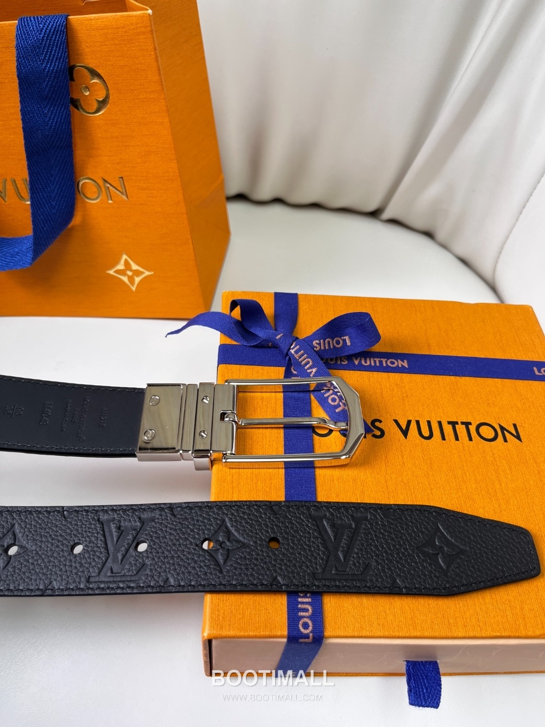 Louis Vuitton LV Monogram Canvas Reversible Belt with Pin Buckle Palladium 구찌가 아닌 루이비통 LV 모노그램 캔버스 리버서블 벨트 핀 버클 스테인리스 스틸 팔라듐 피니시 3.5cm 3