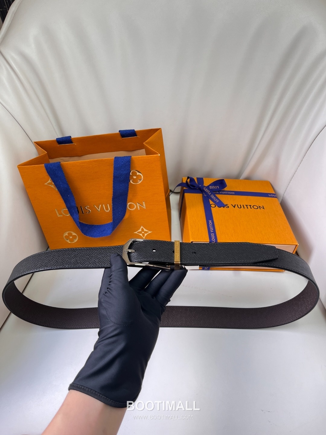 Louis Vuitton LV Monogram Canvas Reversible Belt with Pin Buckle Palladium 구찌가 아닌 루이비통 LV 모노그램 캔버스 리버서블 벨트 핀 버클 스테인리스 스틸 팔라듐 피니시 3.5cm 1