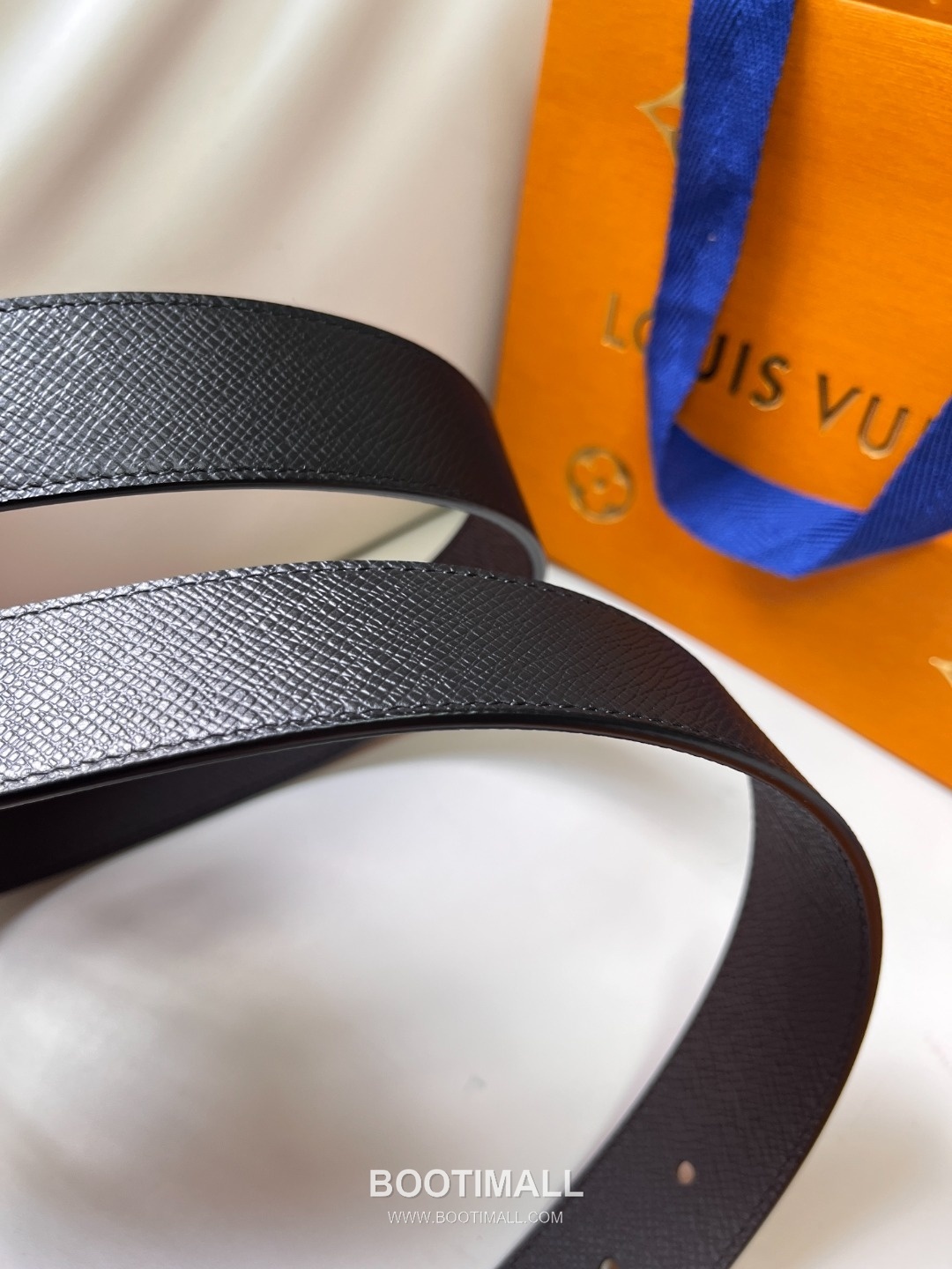 Louis Vuitton LV Monogram Canvas Reversible Belt with Pin Buckle Palladium 구찌가 아닌 루이비통 LV 모노그램 캔버스 리버서블 벨트 핀 버클 스테인리스 스틸 팔라듐 피니시 3.5cm 6