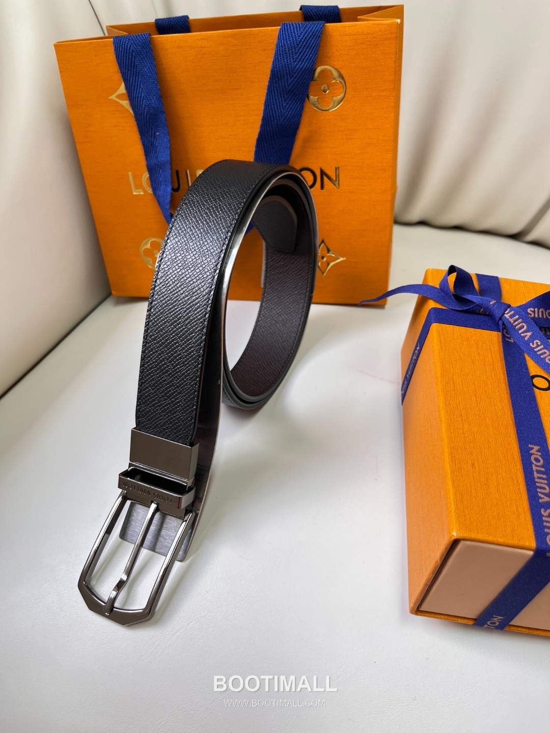 Louis Vuitton LV Monogram Canvas Reversible Belt with Pin Buckle Palladium 구찌가 아닌 루이비통 LV 모노그램 캔버스 리버서블 벨트 핀 버클 스테인리스 스틸 팔라듐 피니시 3.5cm 5