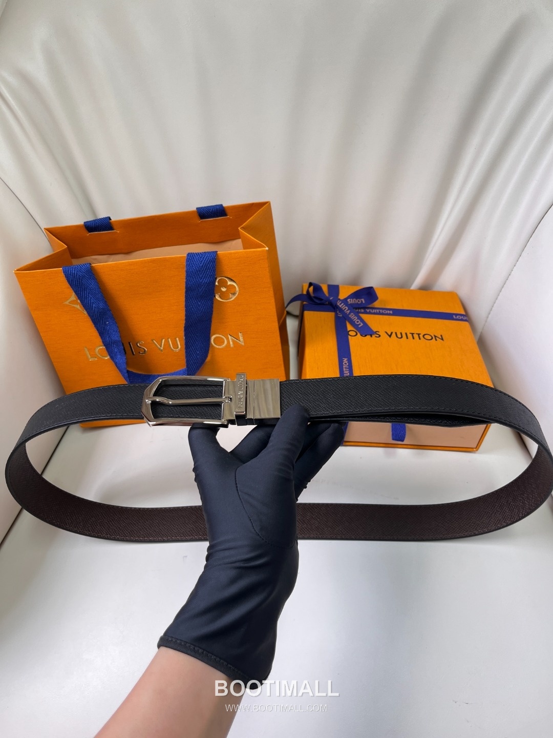 Louis Vuitton LV Monogram Canvas Reversible Belt with Pin Buckle Palladium 구찌가 아닌 루이비통 LV 모노그램 캔버스 리버서블 벨트 핀 버클 스테인리스 스틸 팔라듐 피니시 3.5cm 1