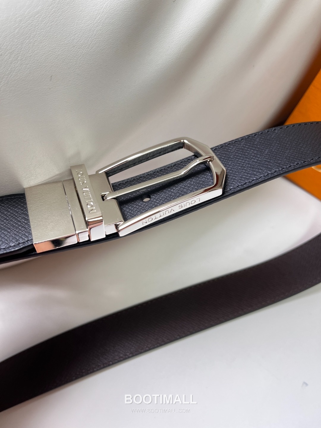 Louis Vuitton LV Monogram Canvas Reversible Belt with Pin Buckle Palladium 구찌가 아닌 루이비통 LV 모노그램 캔버스 리버서블 벨트 핀 버클 스테인리스 스틸 팔라듐 피니시 3.5cm 2