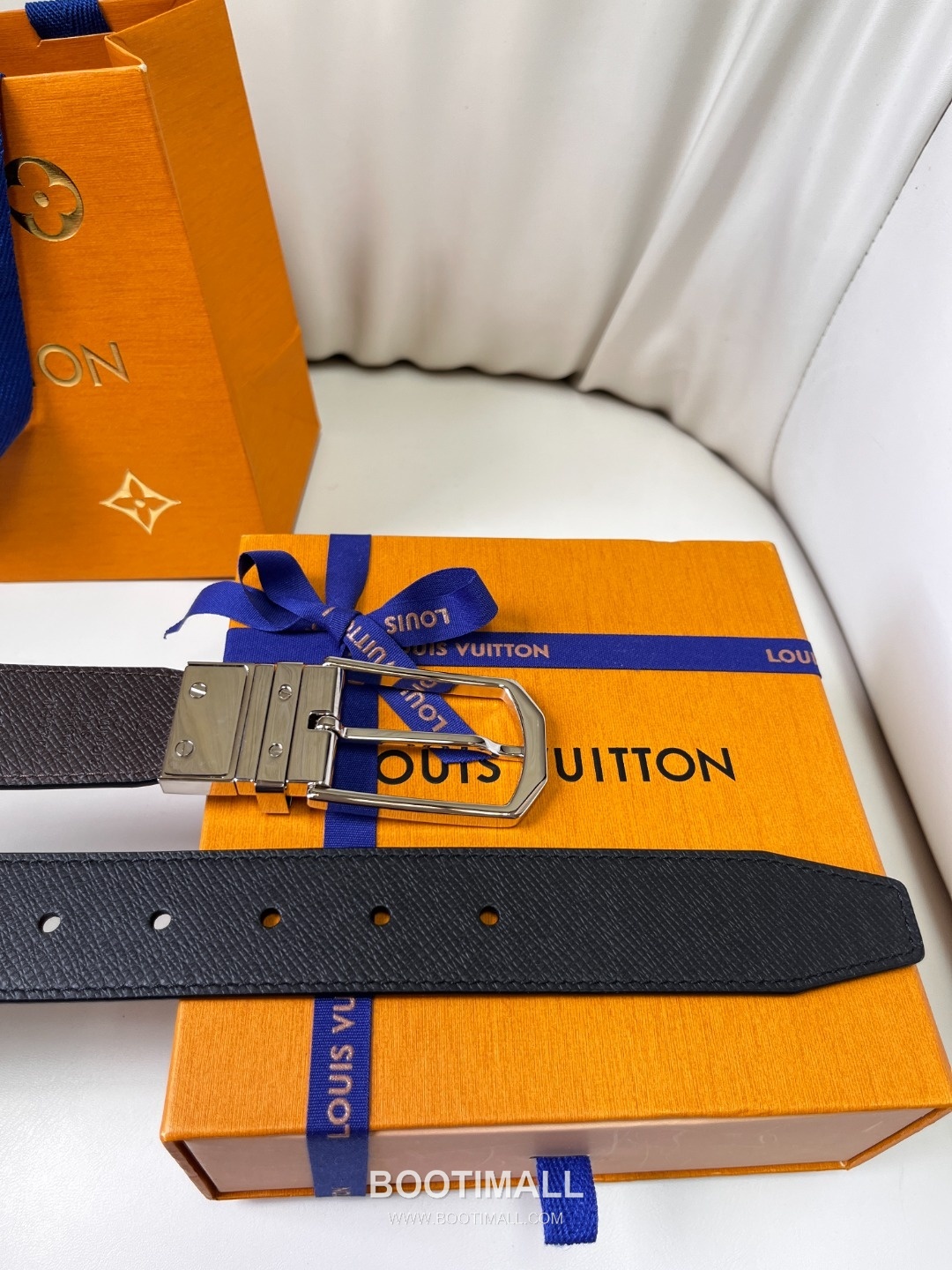 Louis Vuitton LV Monogram Canvas Reversible Belt with Pin Buckle Palladium 구찌가 아닌 루이비통 LV 모노그램 캔버스 리버서블 벨트 핀 버클 스테인리스 스틸 팔라듐 피니시 3.5cm 3